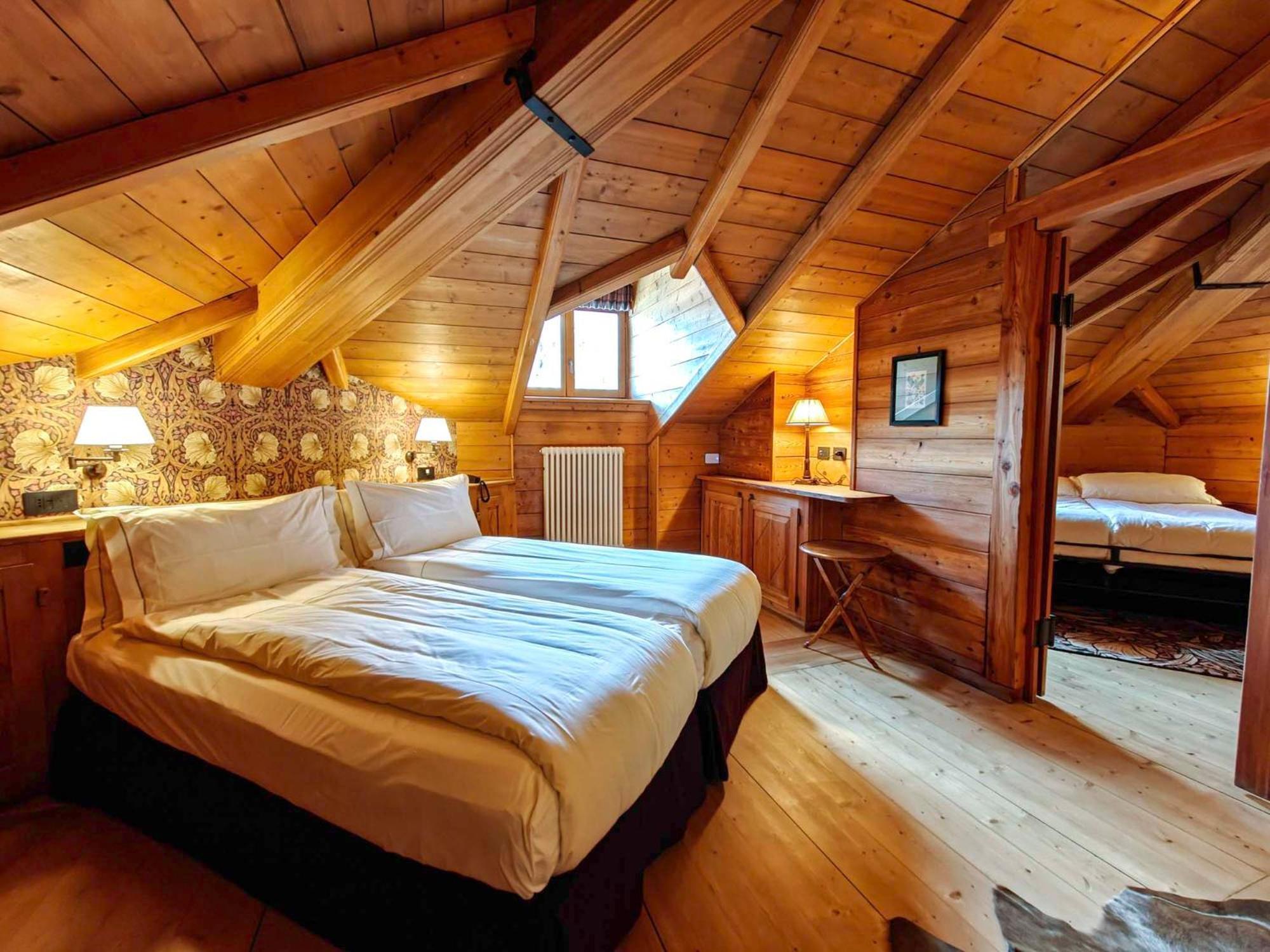 Deluxe Quadruple Room