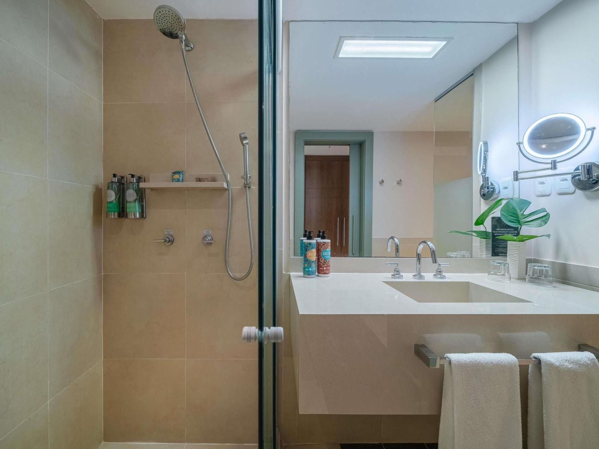 Chambre Lit King-Size de Luxe - Vue sur Ville