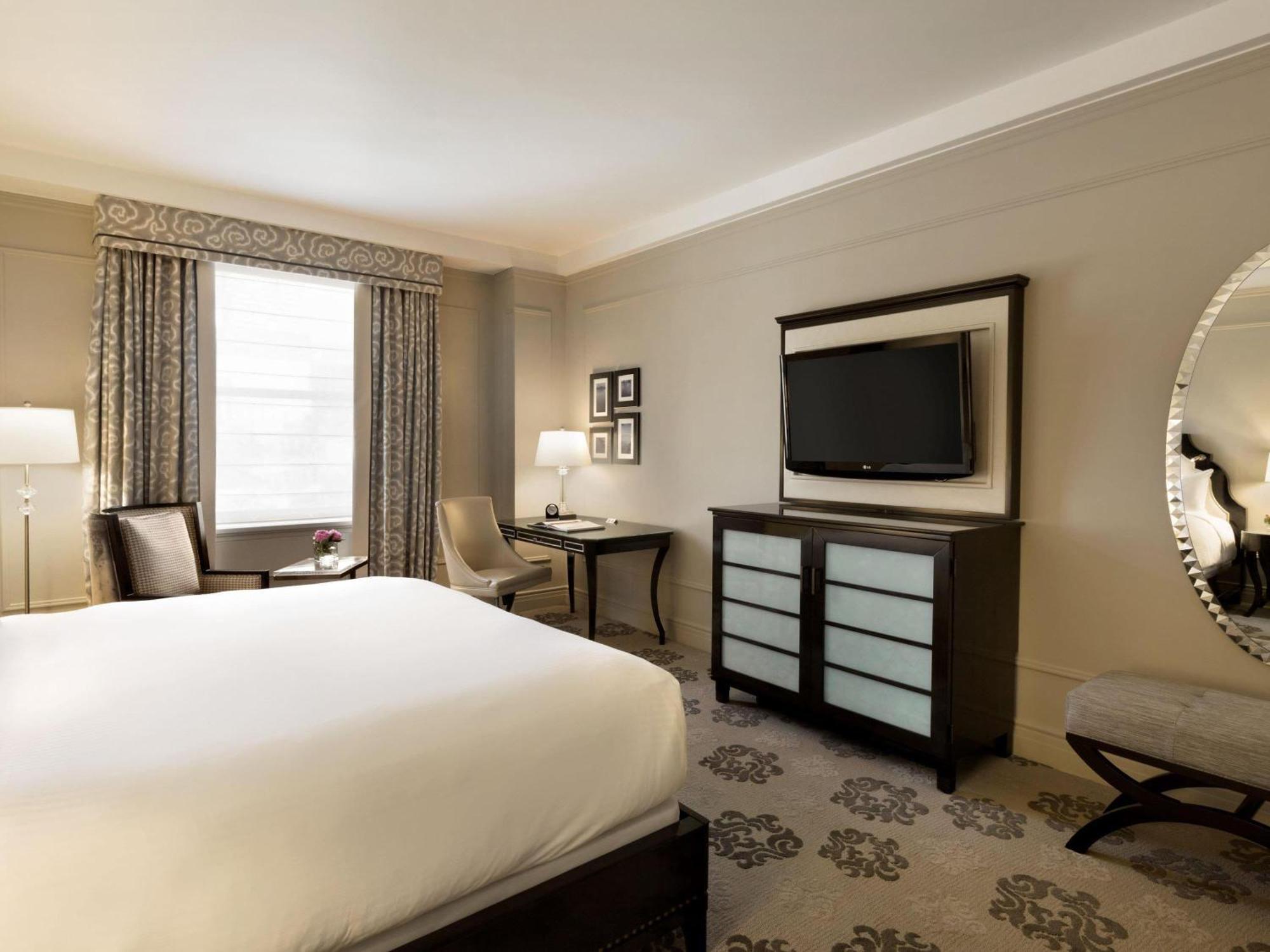 Fairmont Room King Bed