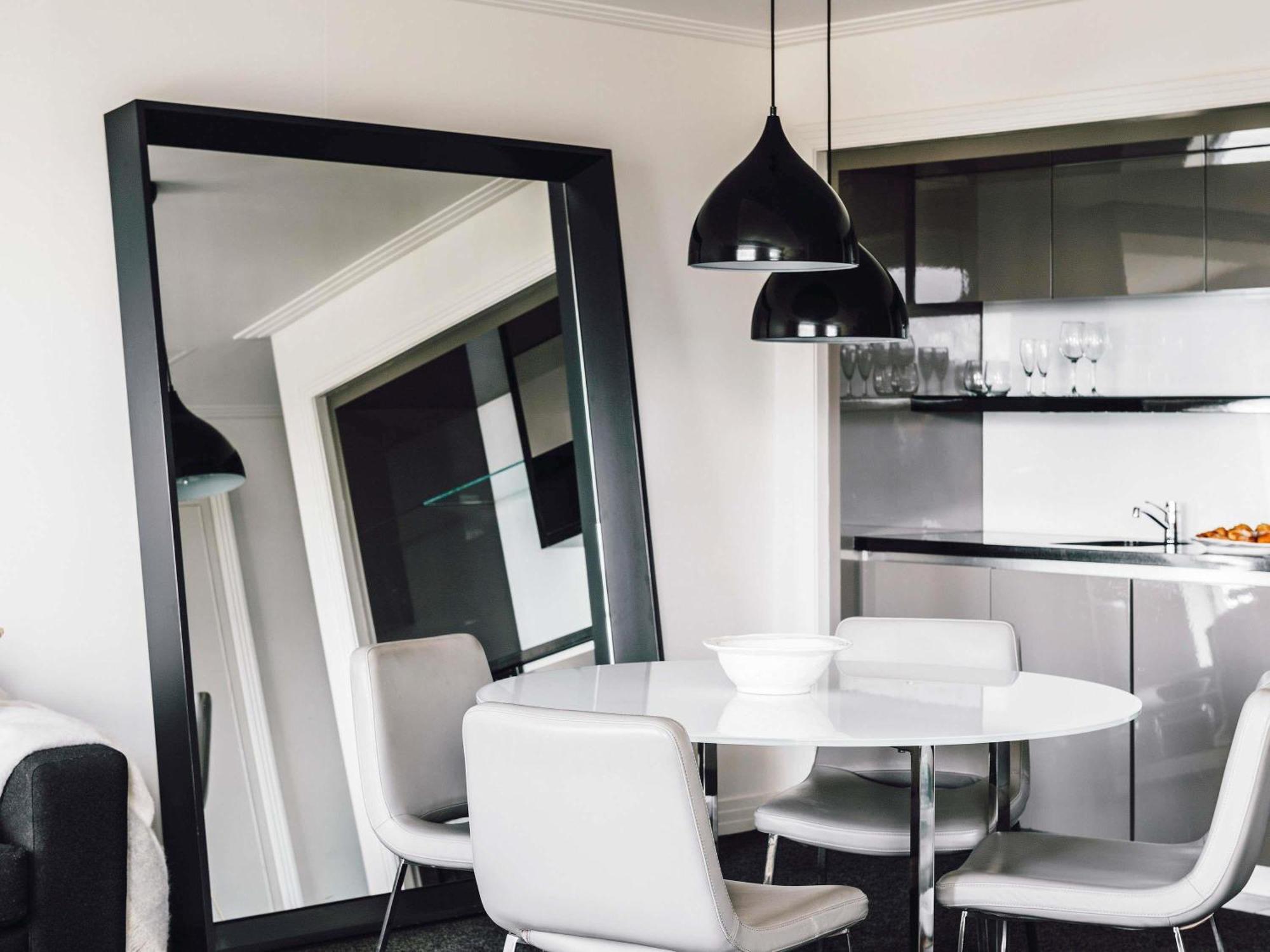 Junior King Suite with Spa Bath and Private Office