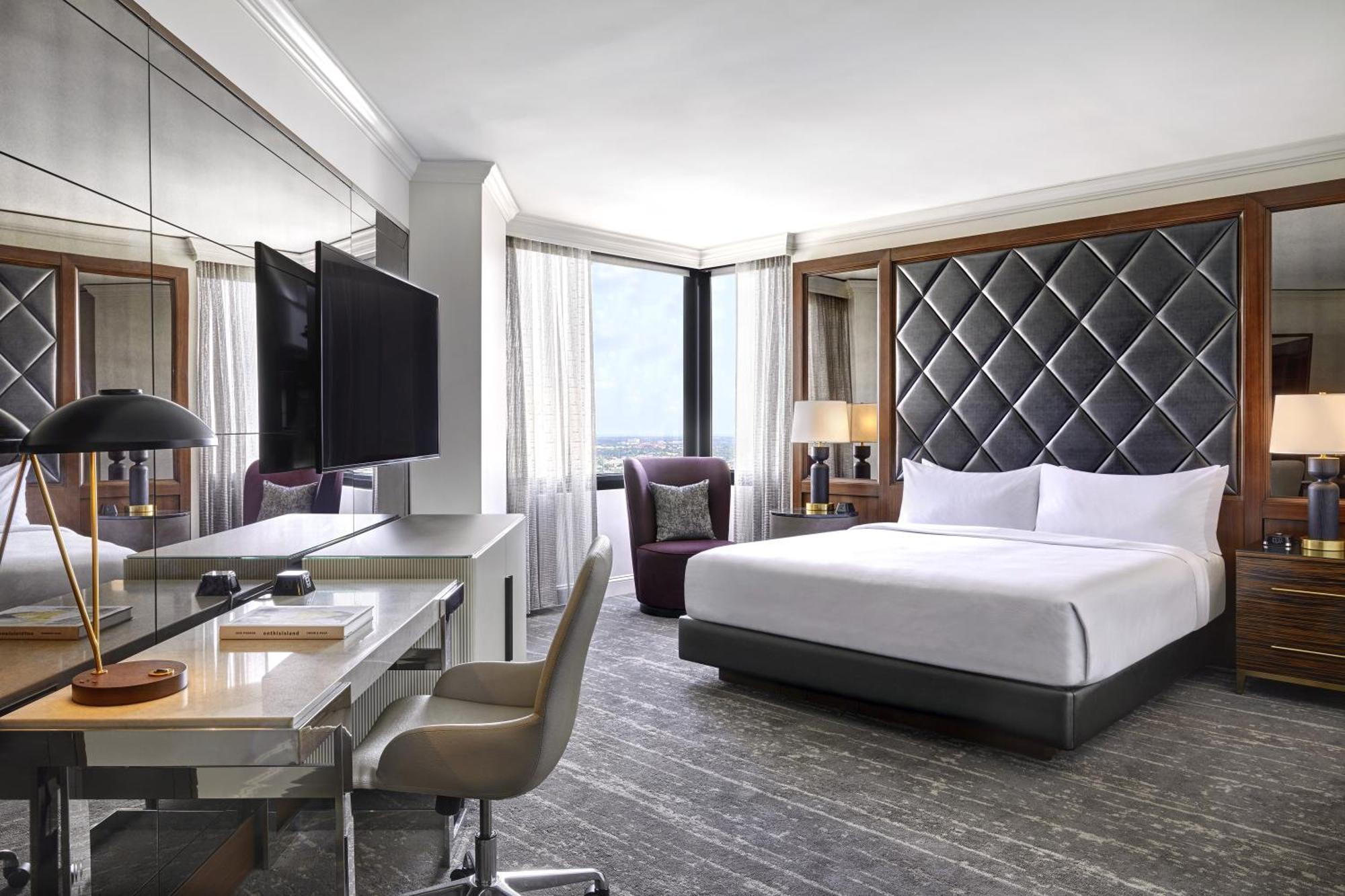 Deluxe King Room