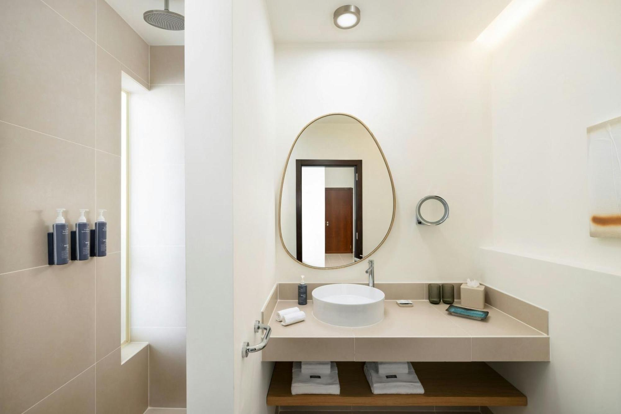 Deluxe Twin Room Balcony