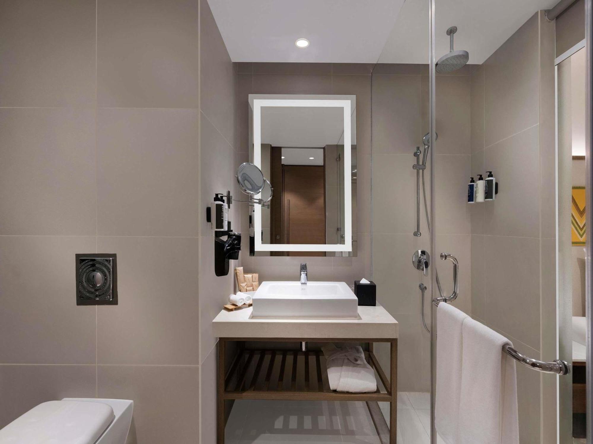Superior Room with Two Single Beds - City Side