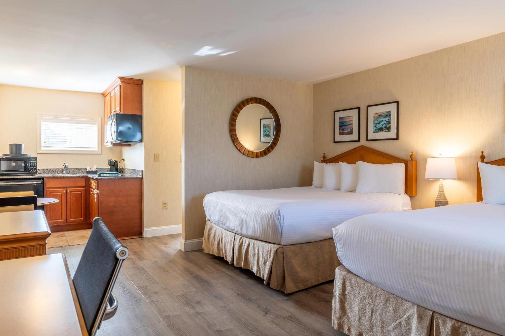 Efficiency Queen Room with Two Queen Beds - Non Smoking