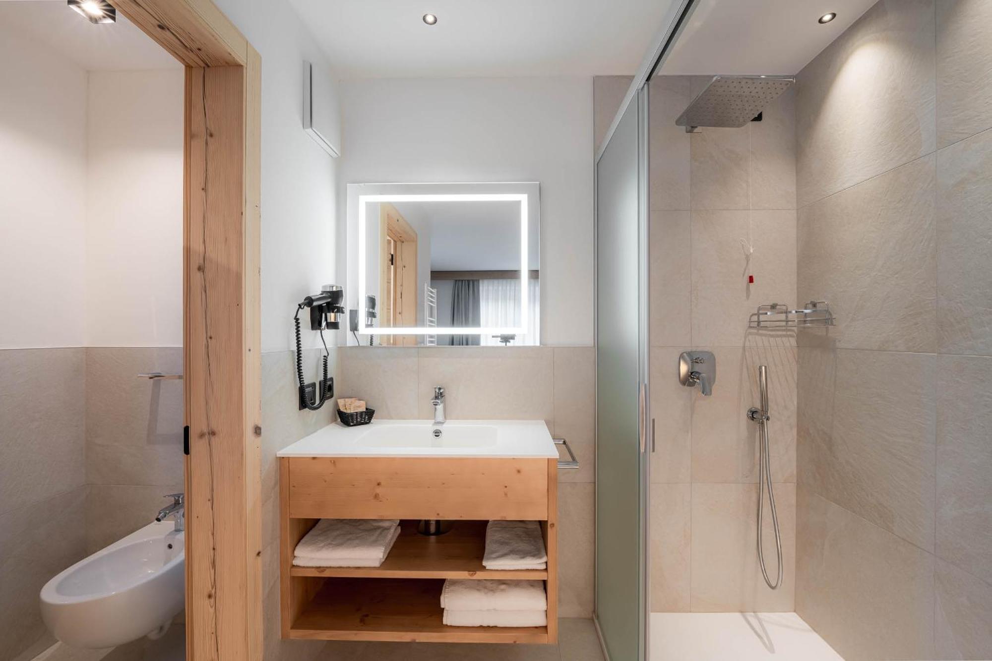 Superior Double or Twin Room,1739631931:JPEG