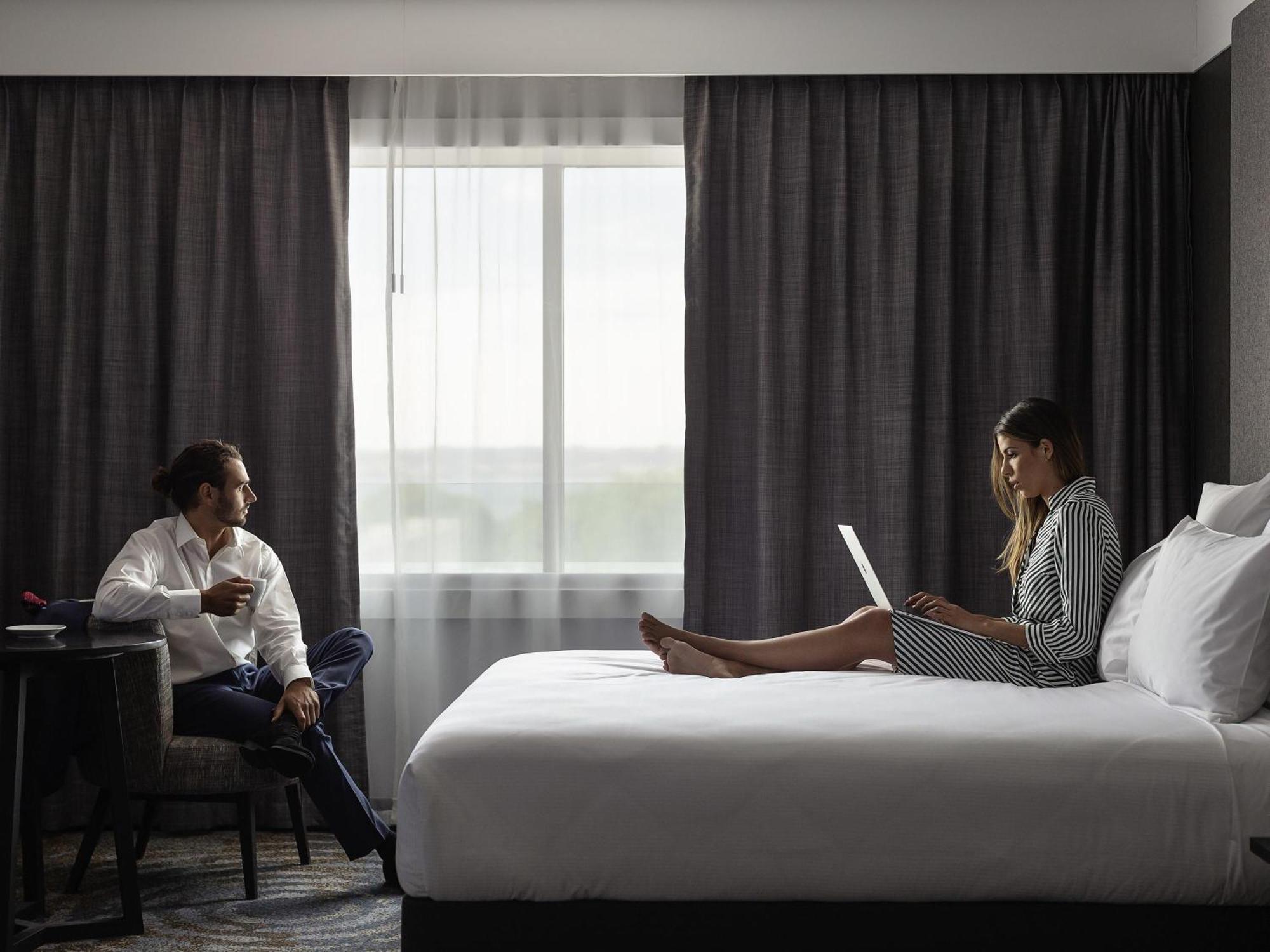 Deluxe King Room City View