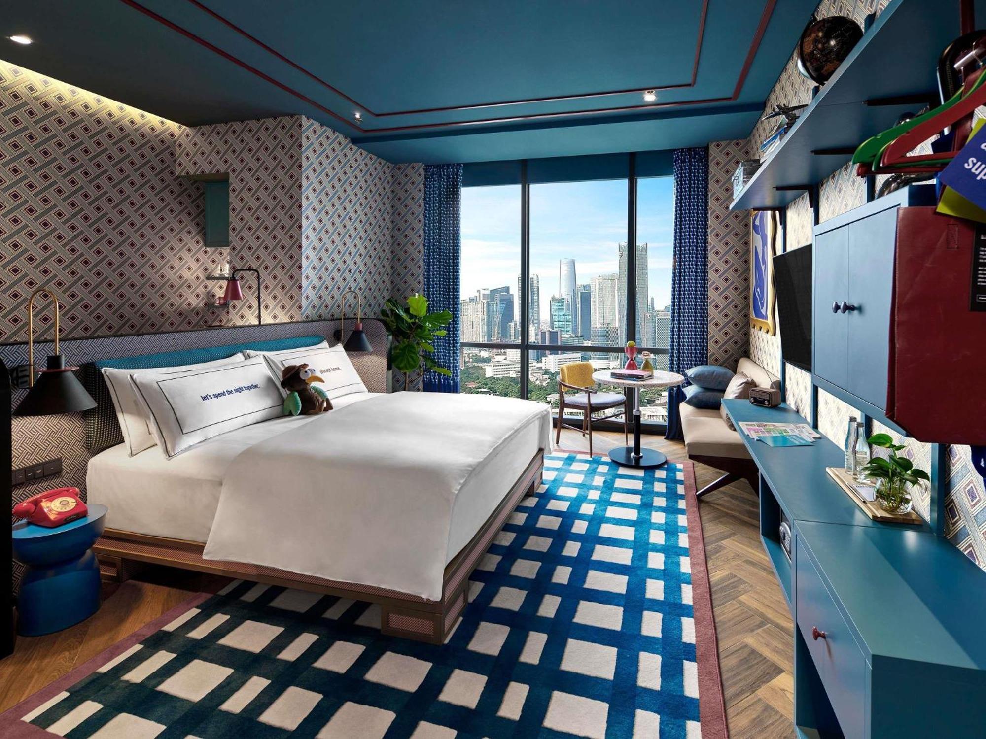 Medium Plus Urban King Room