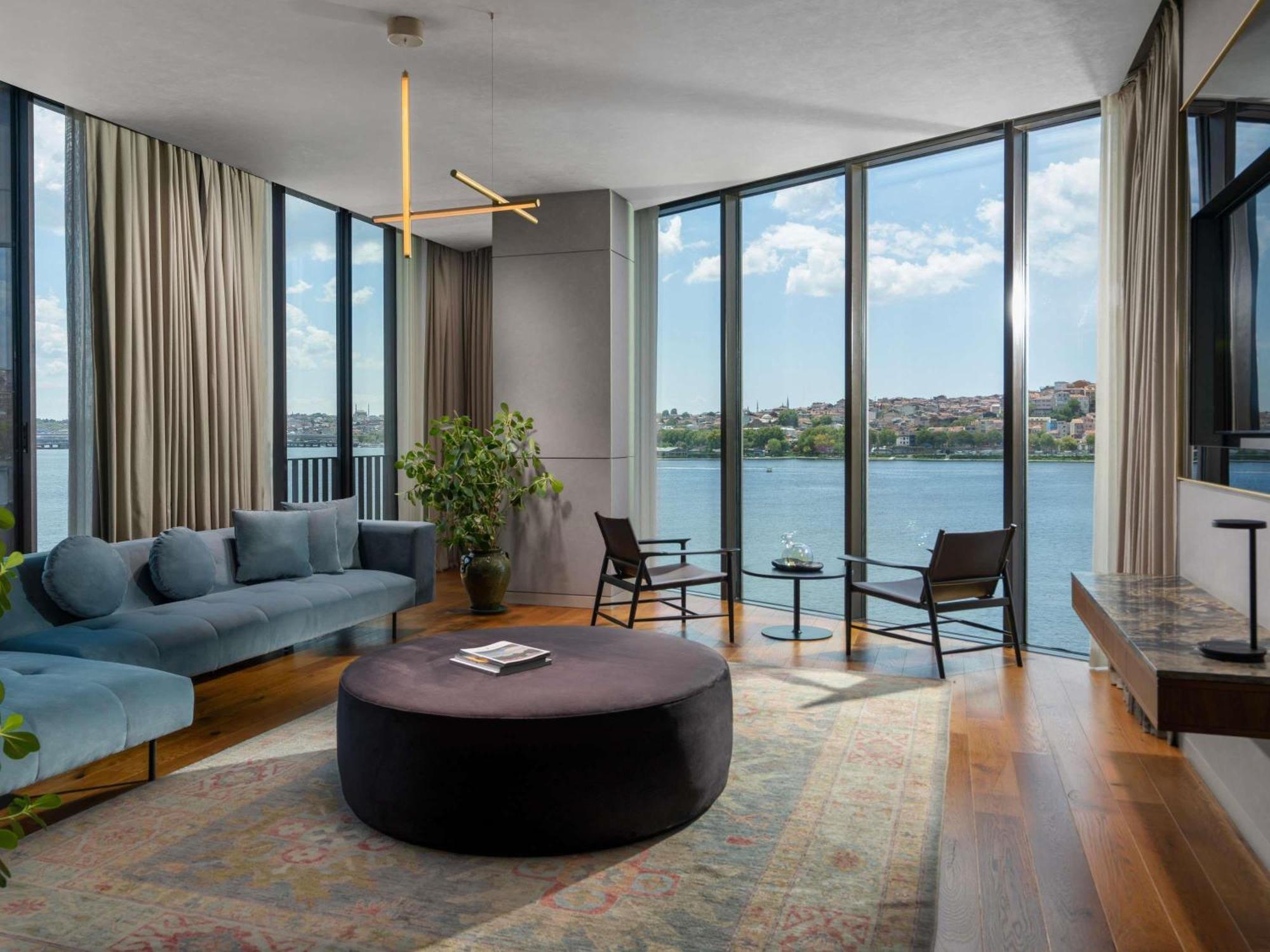 One-Bedroom Executive Terrace Suite with Sea View and Butler Service