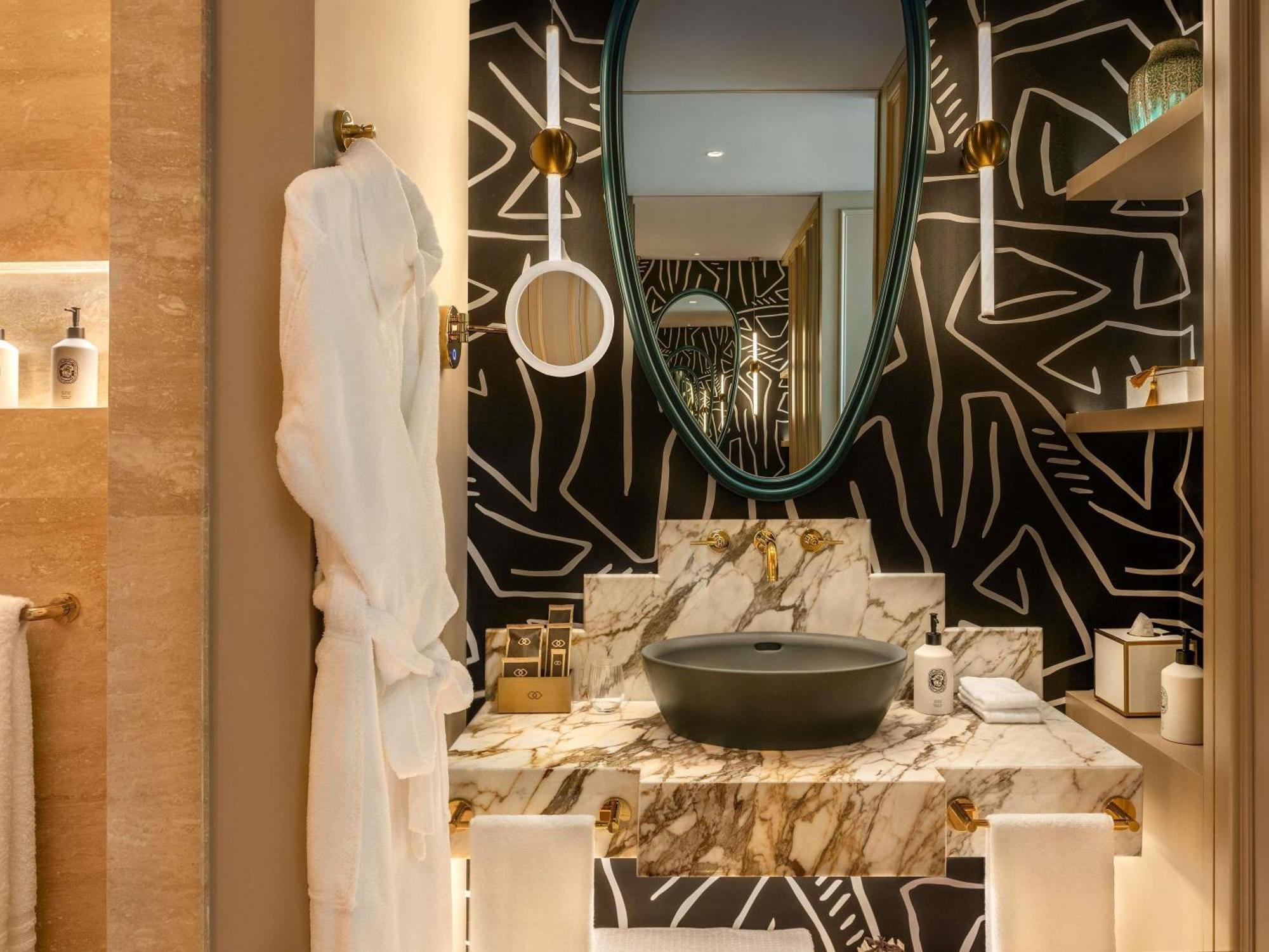 Luxury King Room