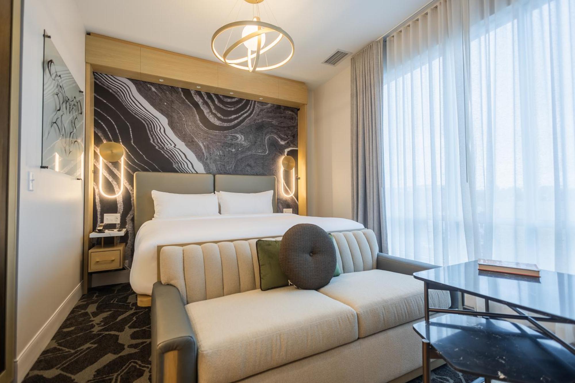 Deluxe King Room
