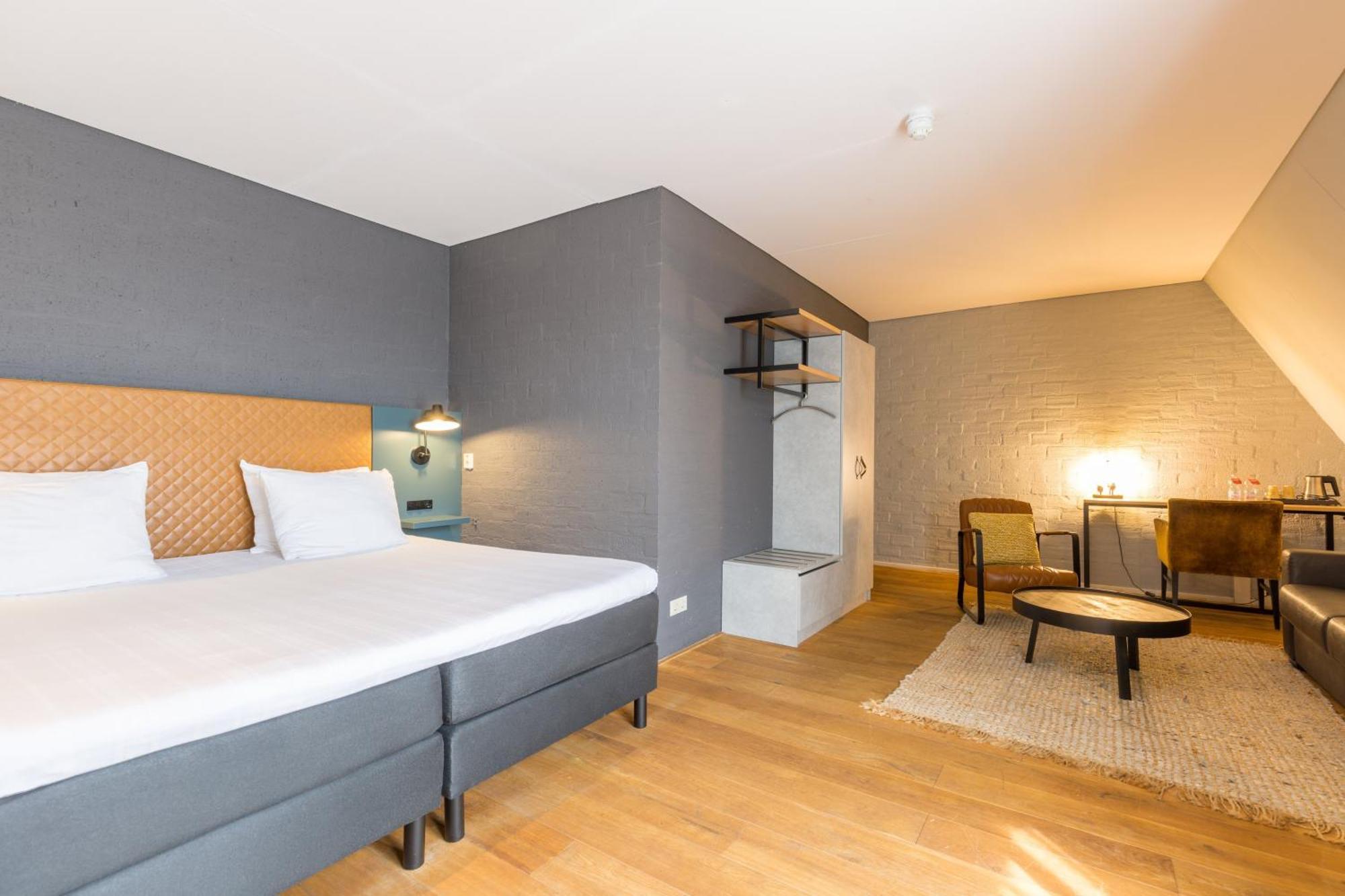 Suite 1 Twin Bed