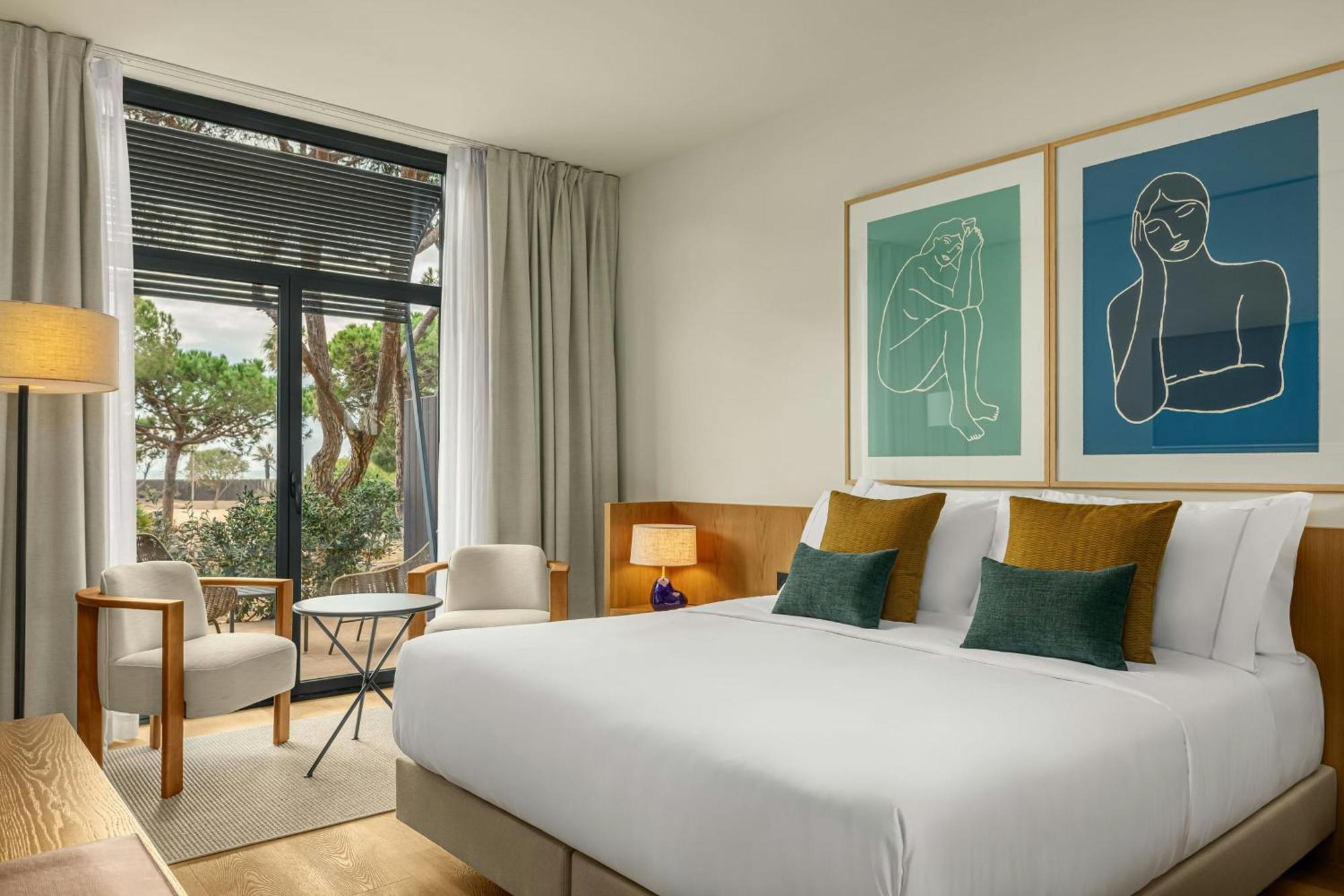 Premium King Room Garden Access Garden View