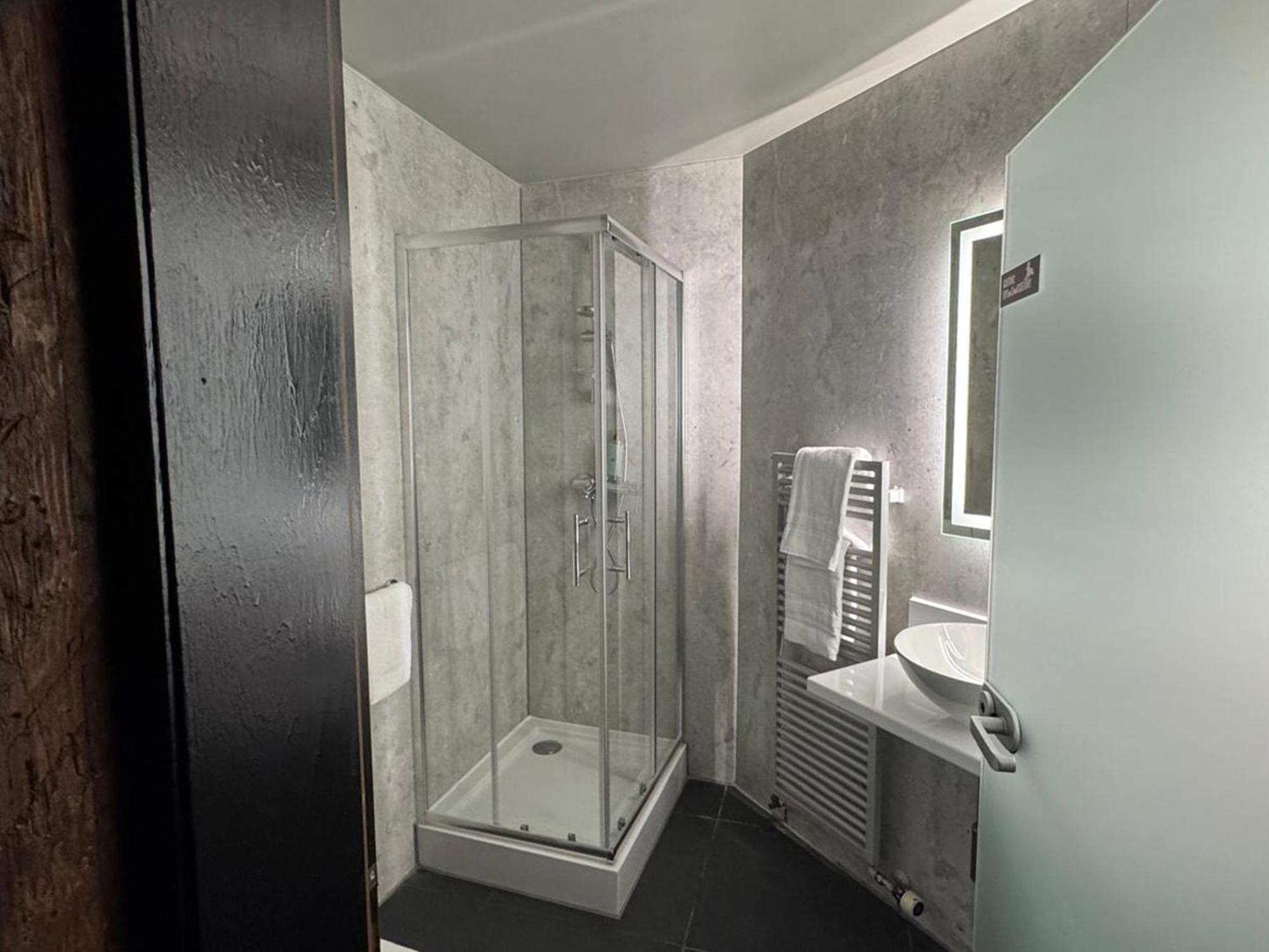 Comfort Double Room with Shower