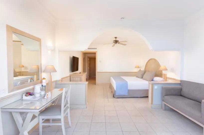 Suite Senior Niveau Or (2 Adultes + 2 Enfants)