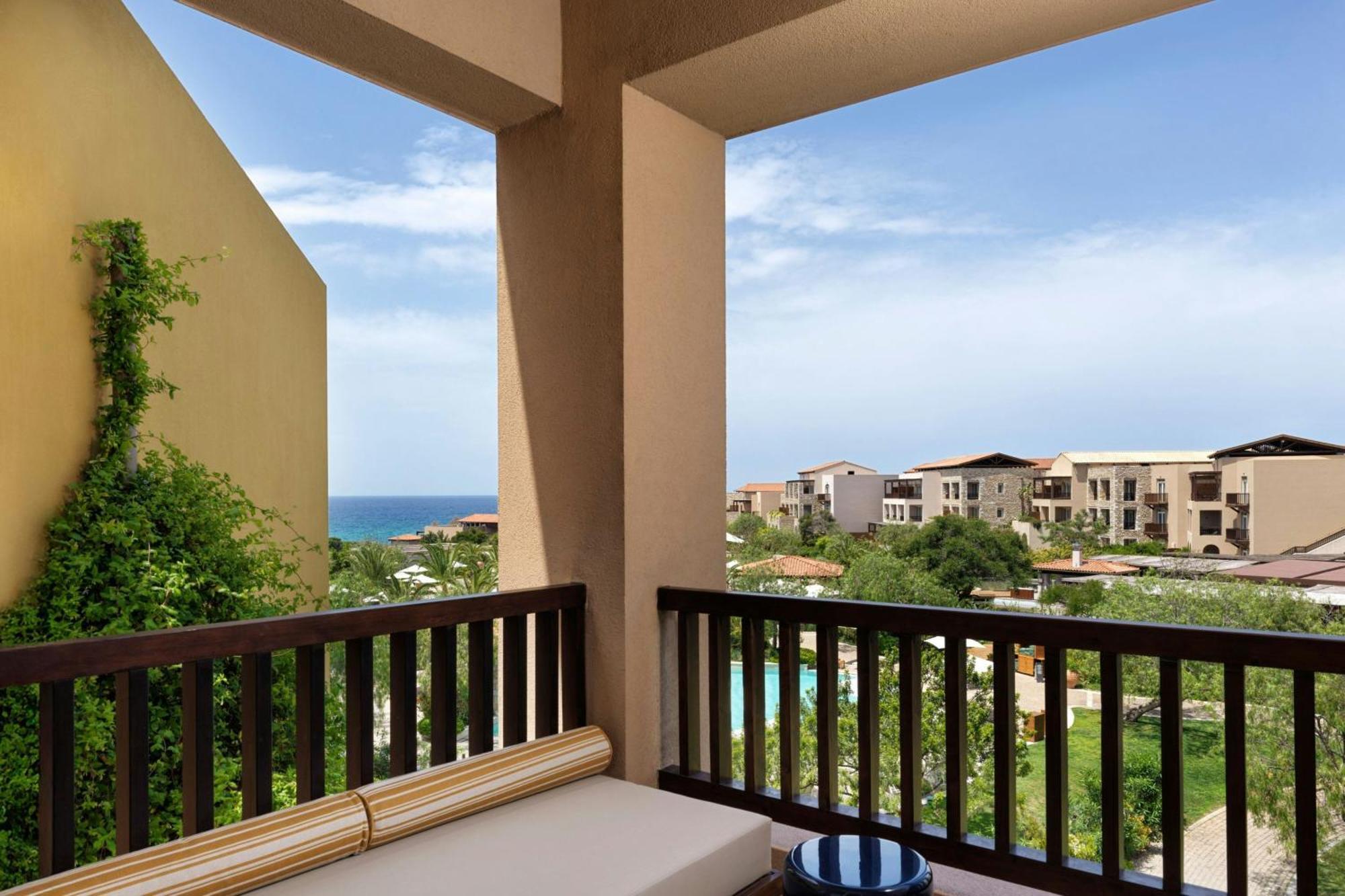 Deluxe Partial Sea View Guest room 1 King Sofa bed Balcony