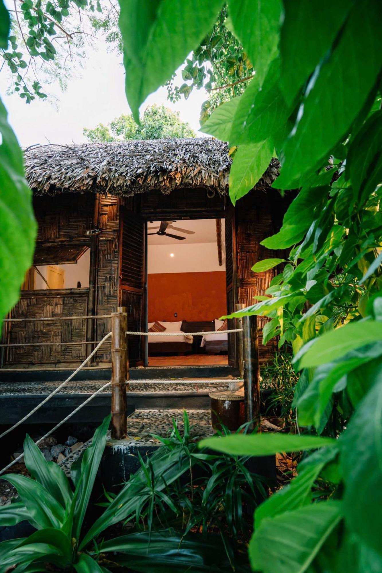 Bungalow with Sea View