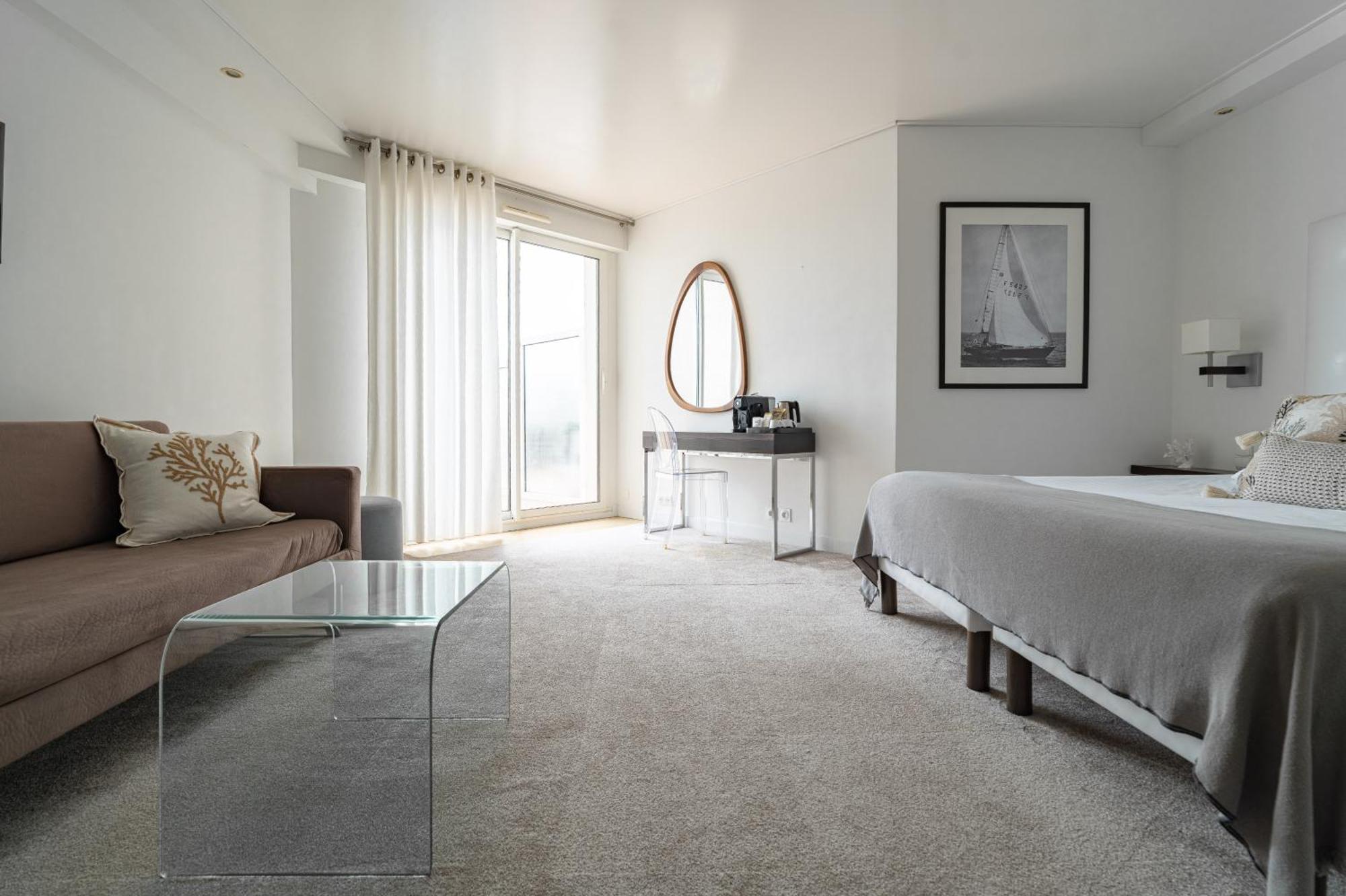 Superior Dreibettzimmer mit Terrasse und Meerblick