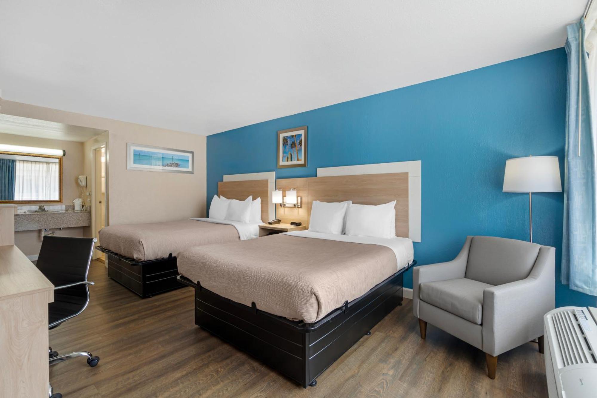 Queen Room Two Queen Beds Non-Smoking