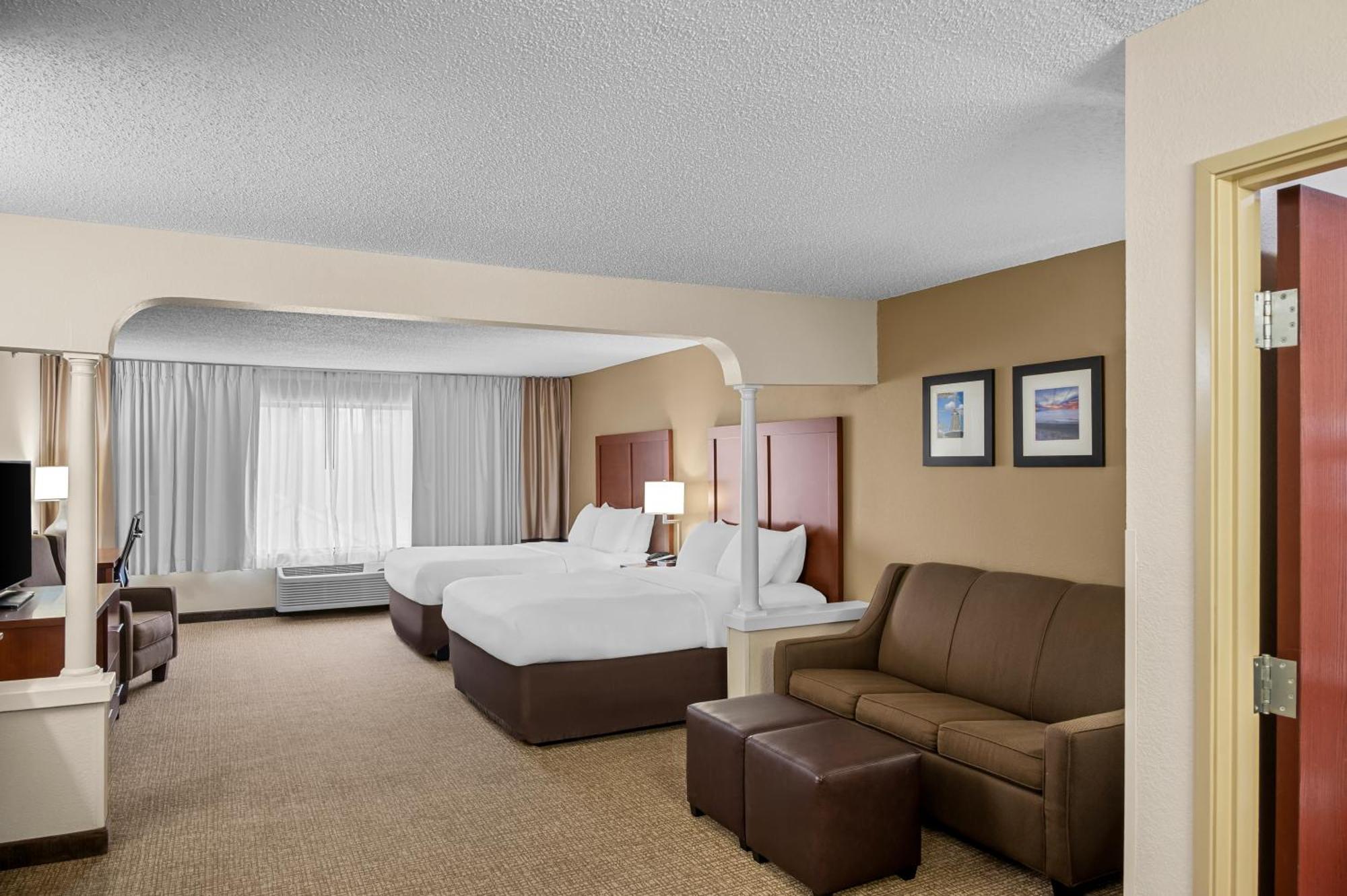 Queen Suite with Two Queen Beds