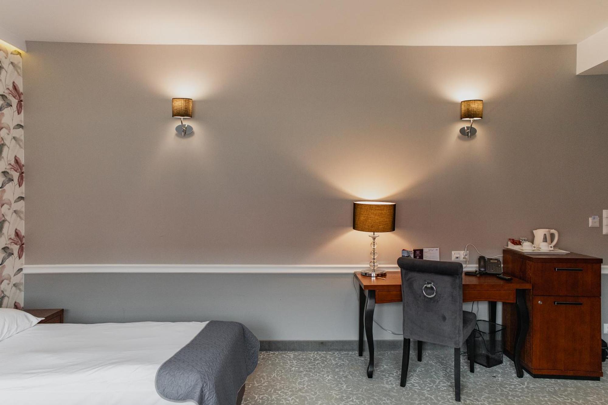 Large Double or Twin Room