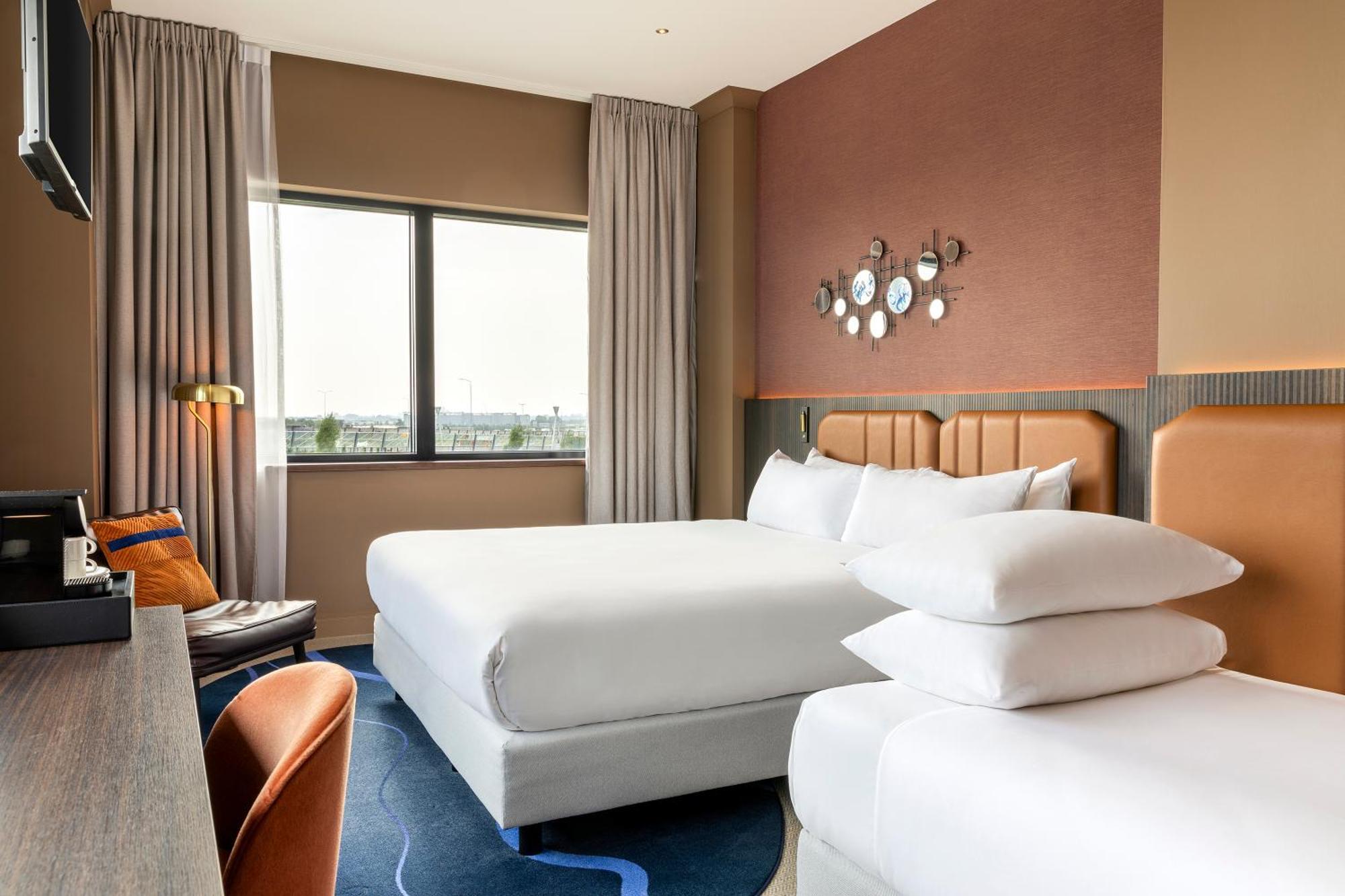 Urban Triple Room