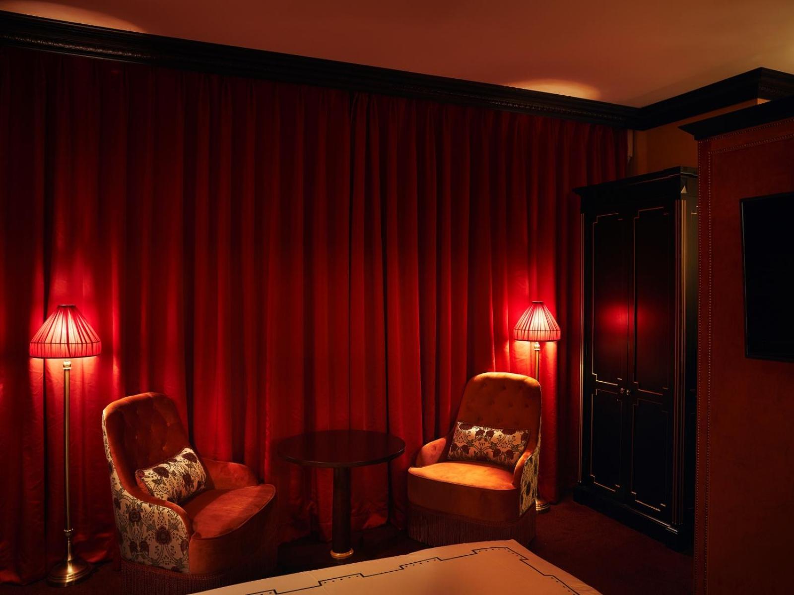 Amour King Room City View