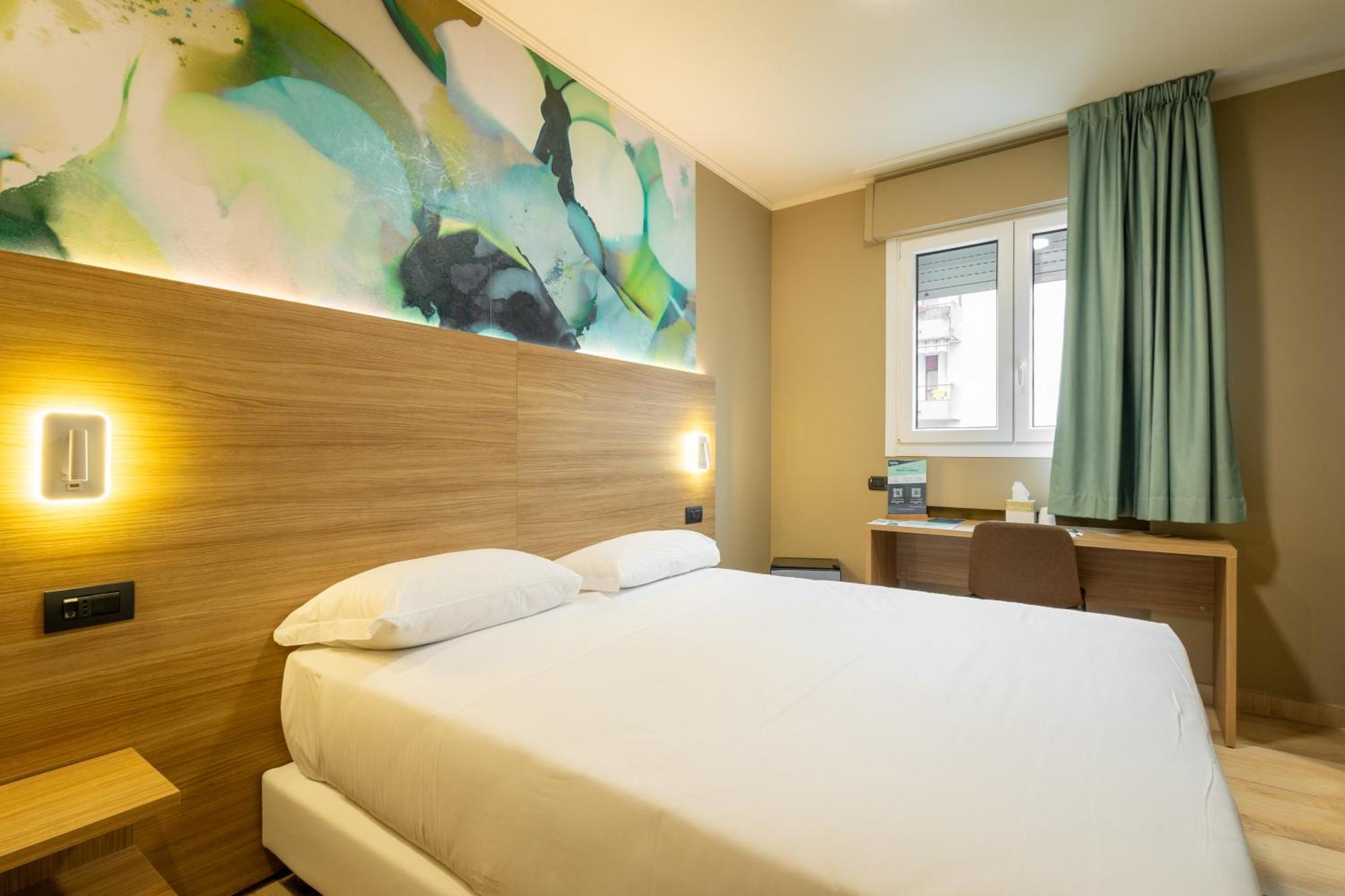 Queen Room - Accessible