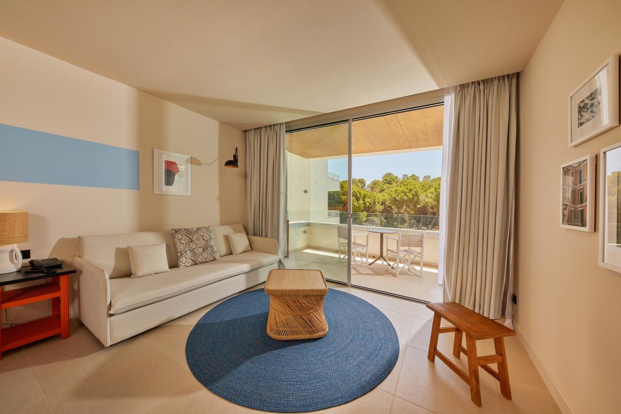 My Favorite Club Junior Suite