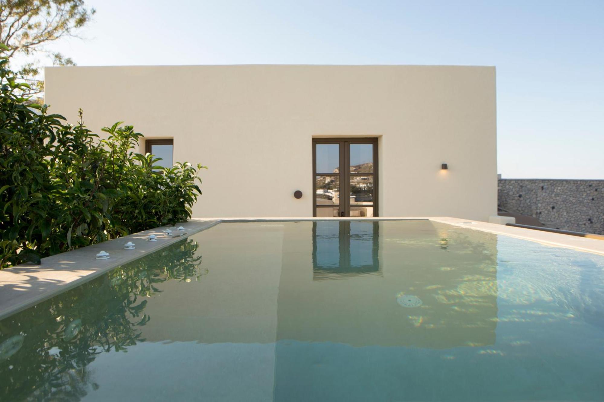 Comfort Suite Heated Plunge Pool Sea View