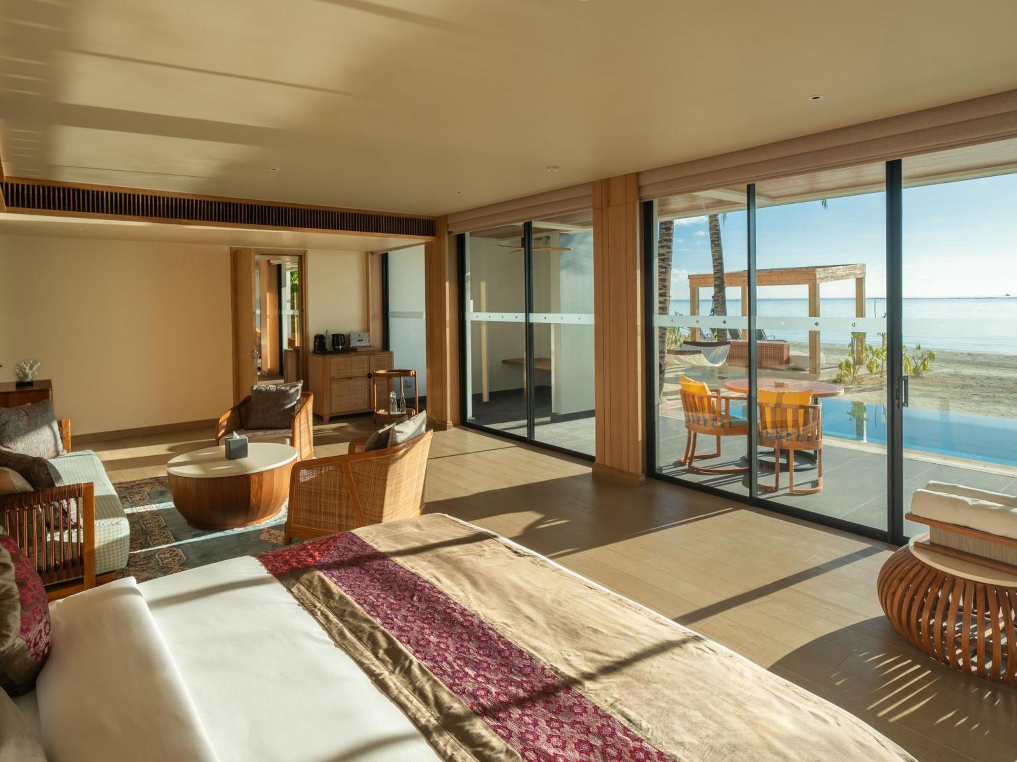 Villa sulla Spiaggia con 4 Camere da Letto e Piscina Privata