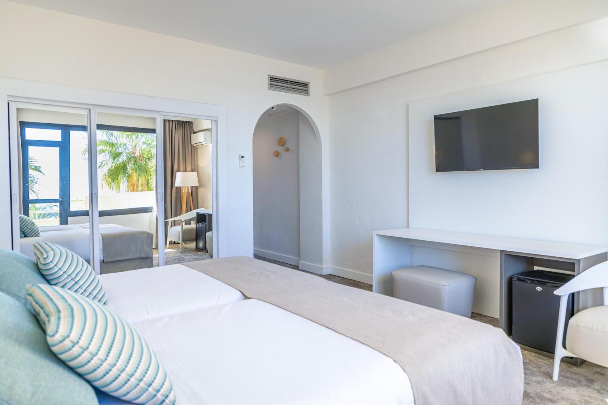 Double or Twin Room,1758289647:JPEG