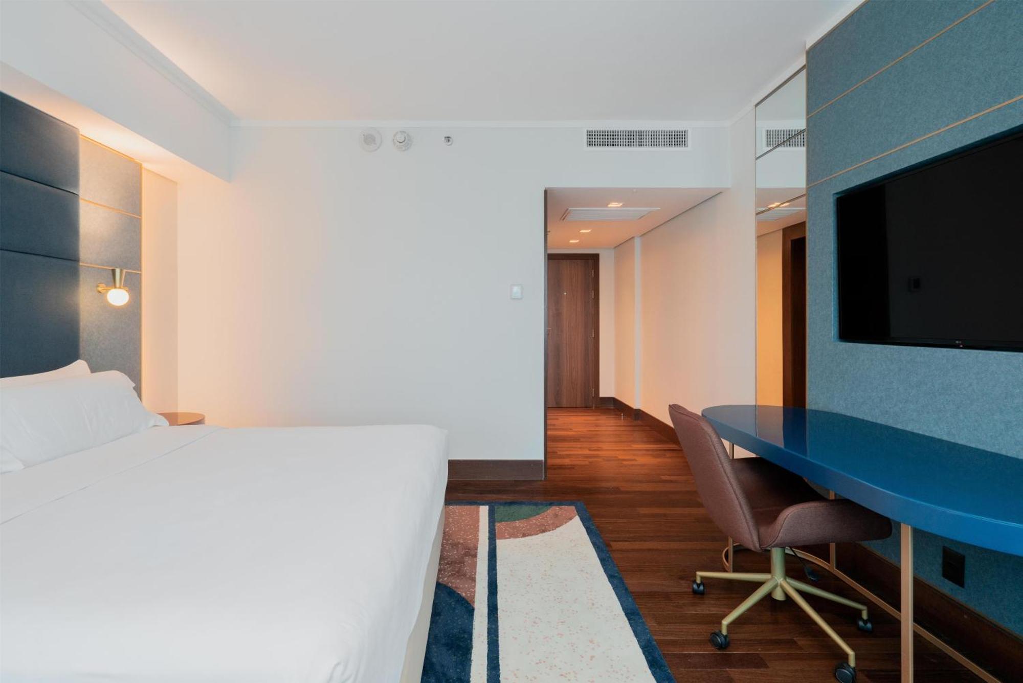 Superior King Room