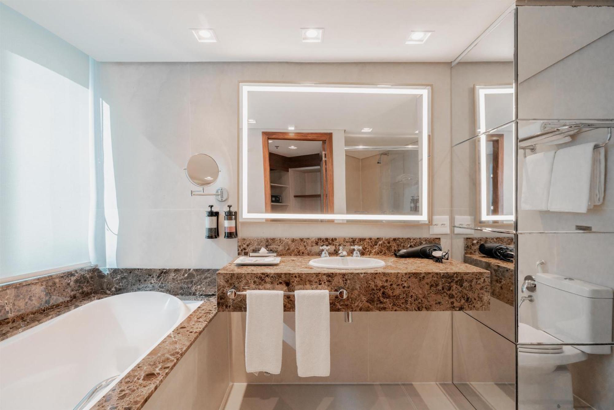 One-Bedroom King Suite