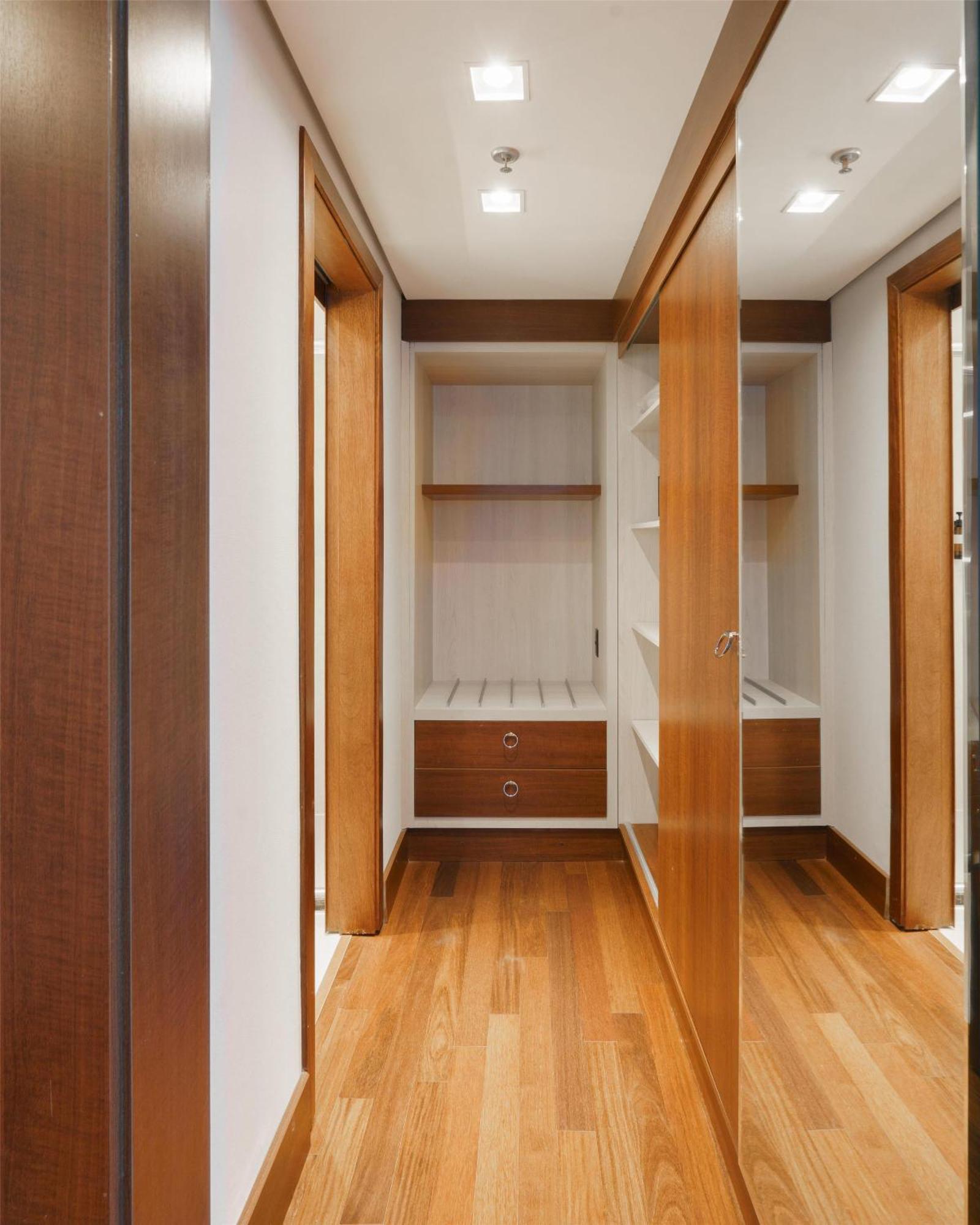 Premium King Room