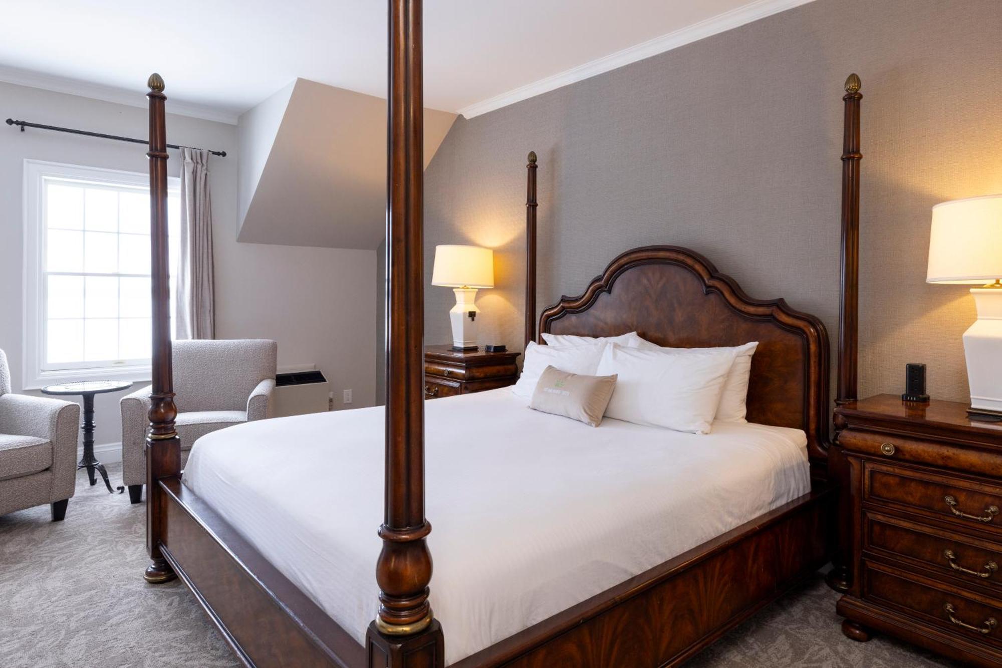 King Room Lake View