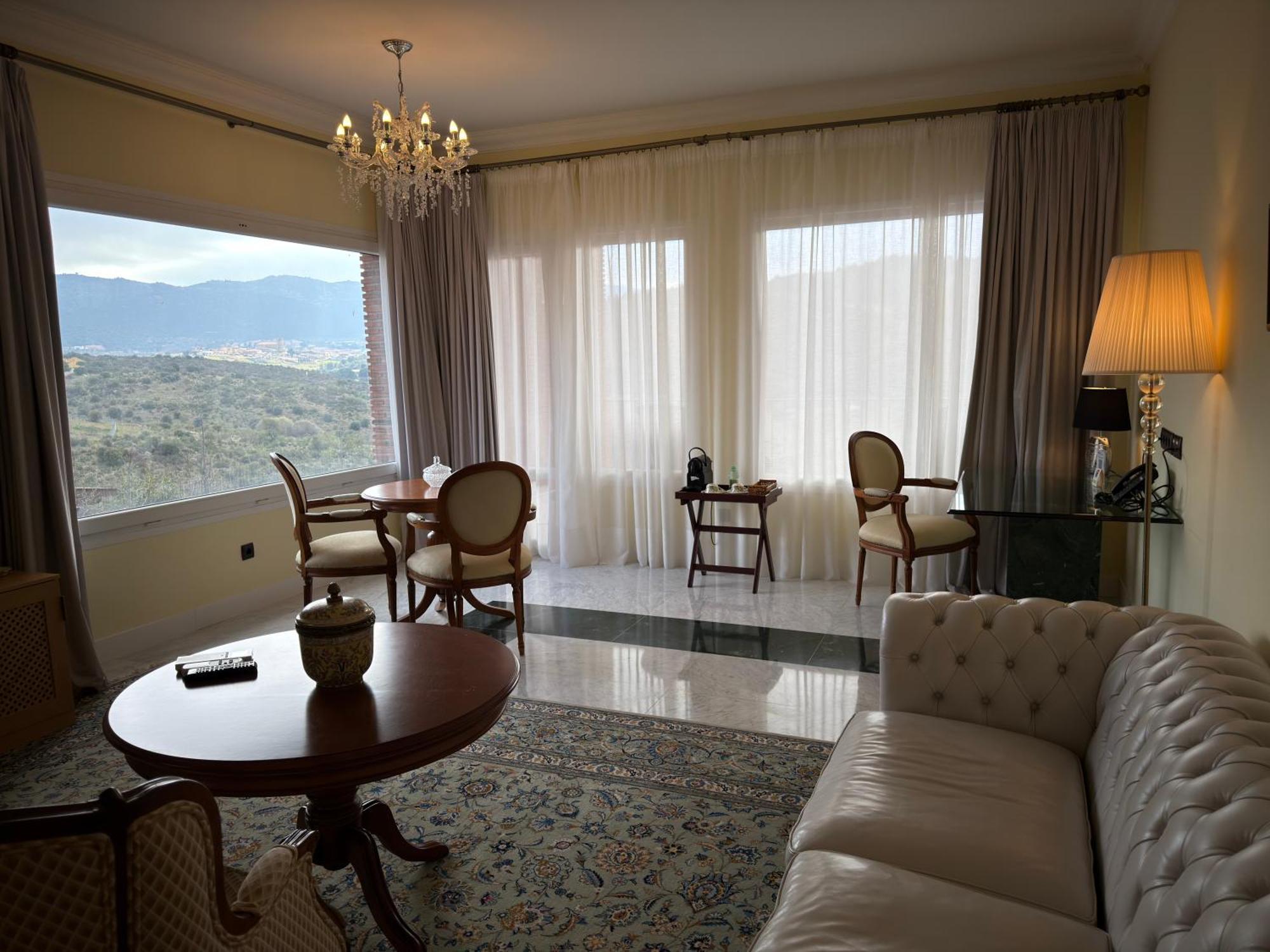 Suite Terrace,1758321218:JPEG