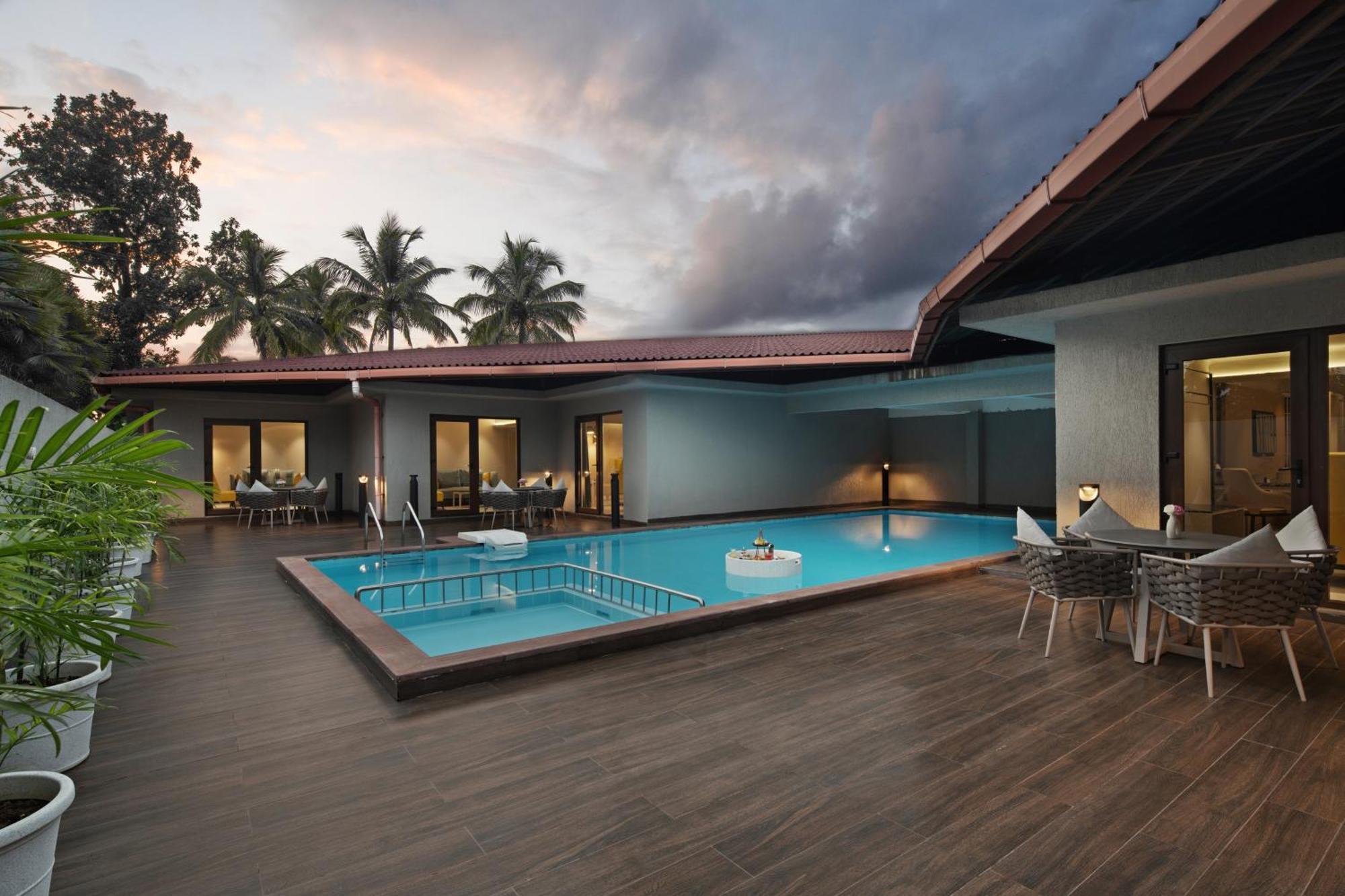 Double Room Pool View