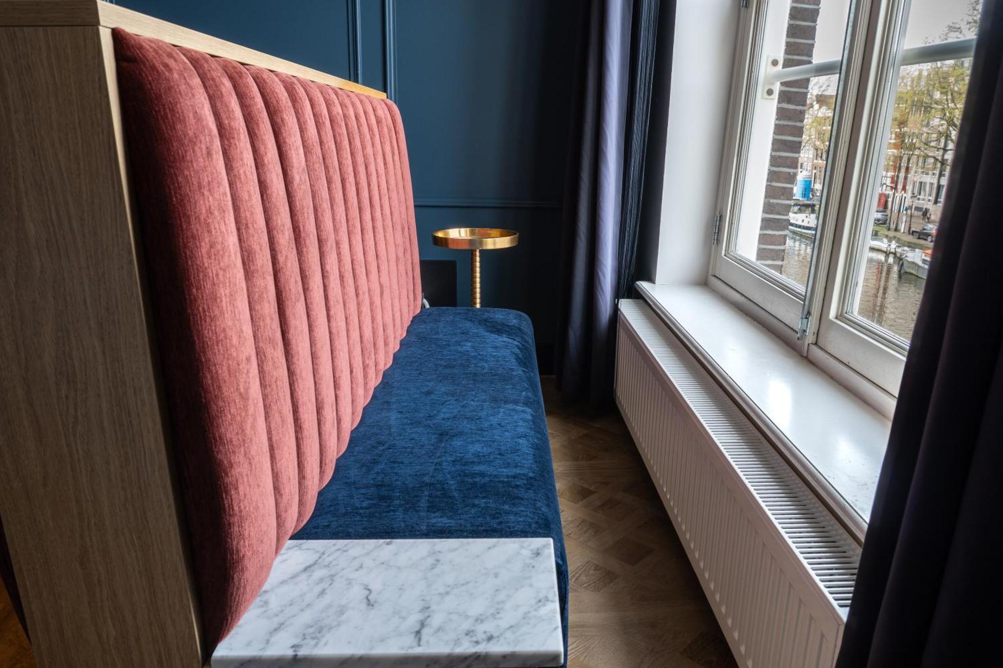 Compact Double Canal View Room