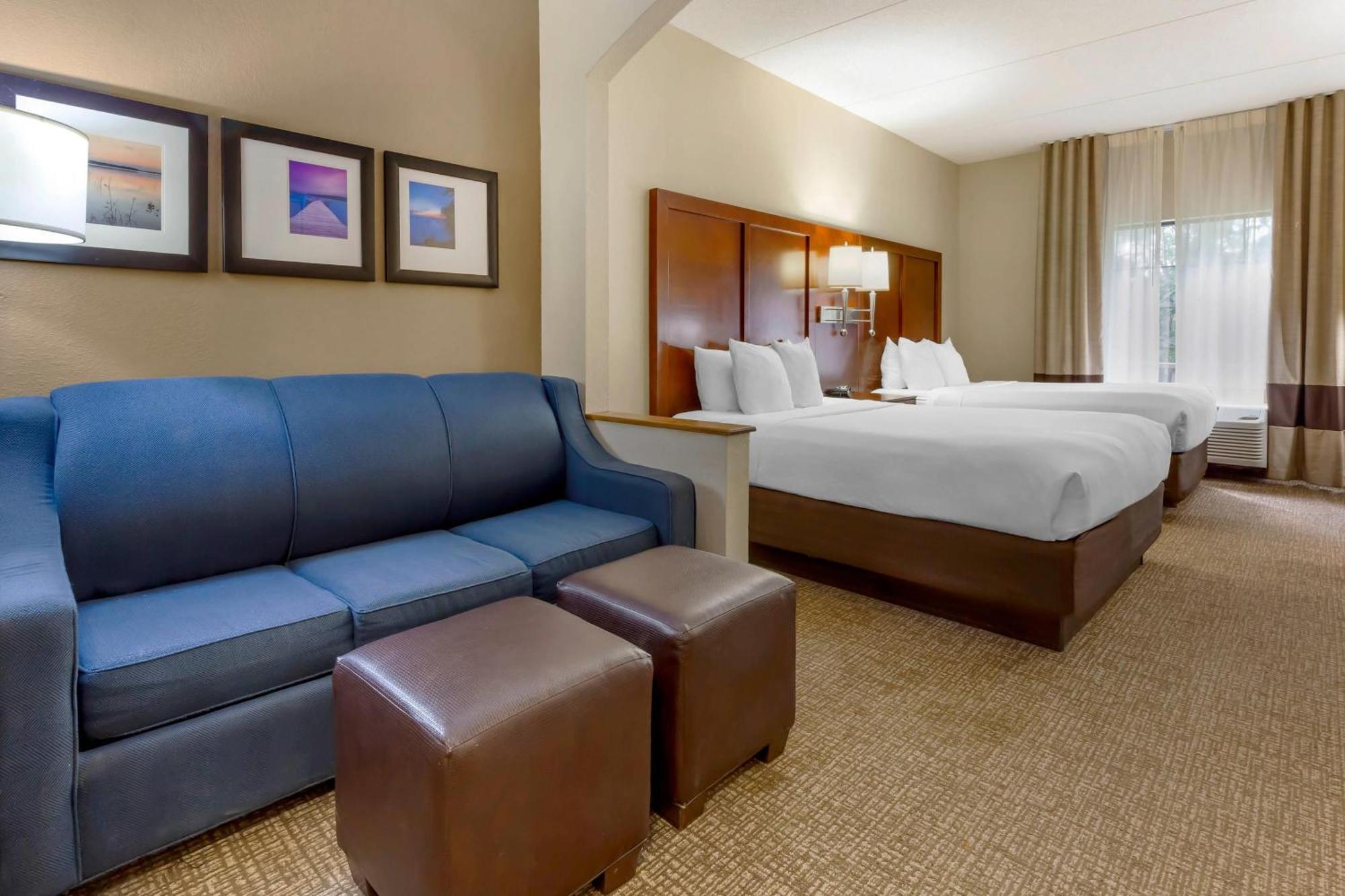 Queen Suite with Two Queen Beds - Non-Smoking