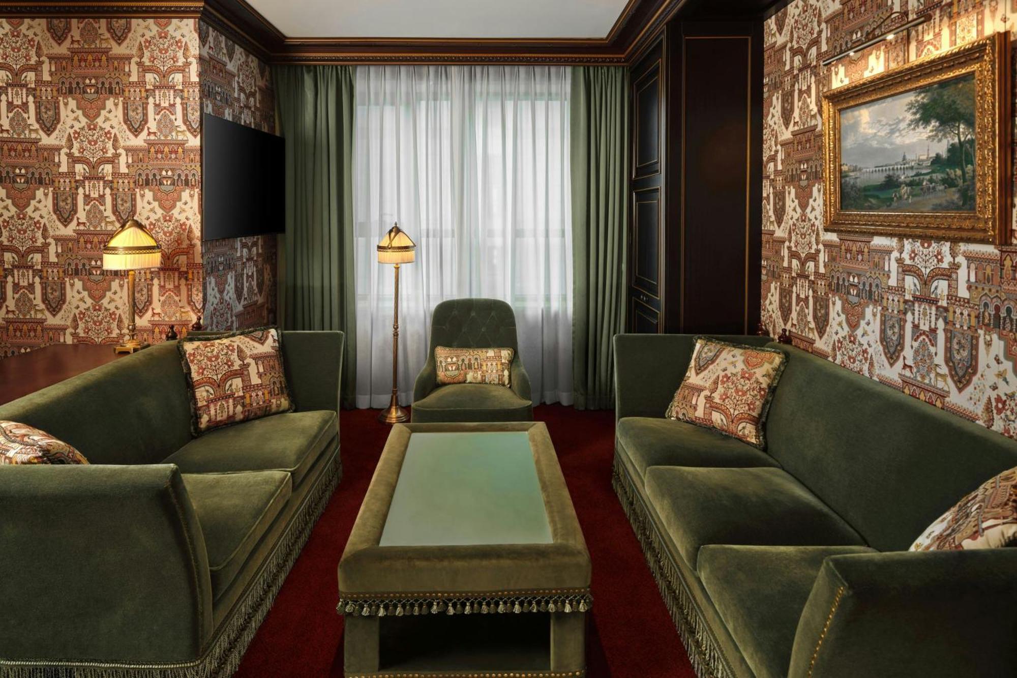 Atelier Junior King Suite City View La Maison Boutique Two
