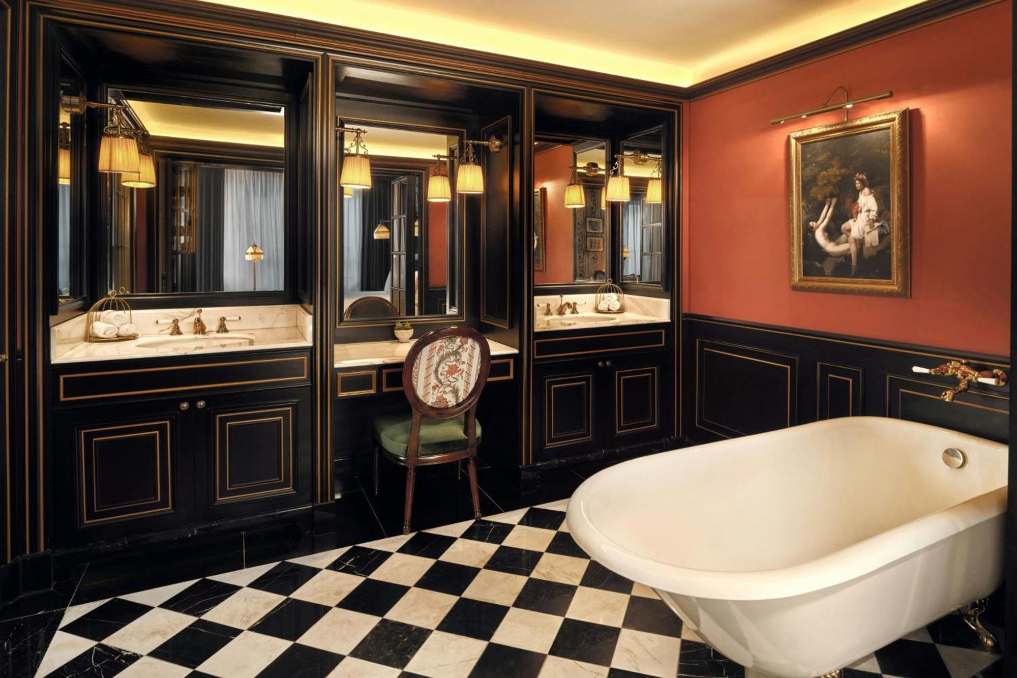 Atelier Junior King Suite City View La Maison Boutique Two