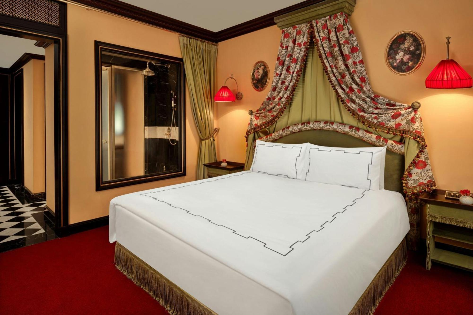 Classic King Room City View