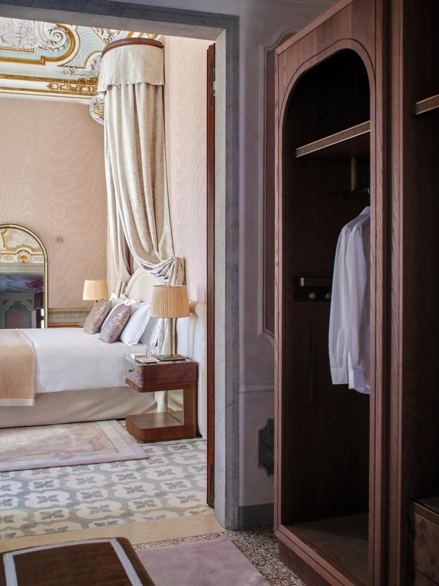 Orient Express Apartment
