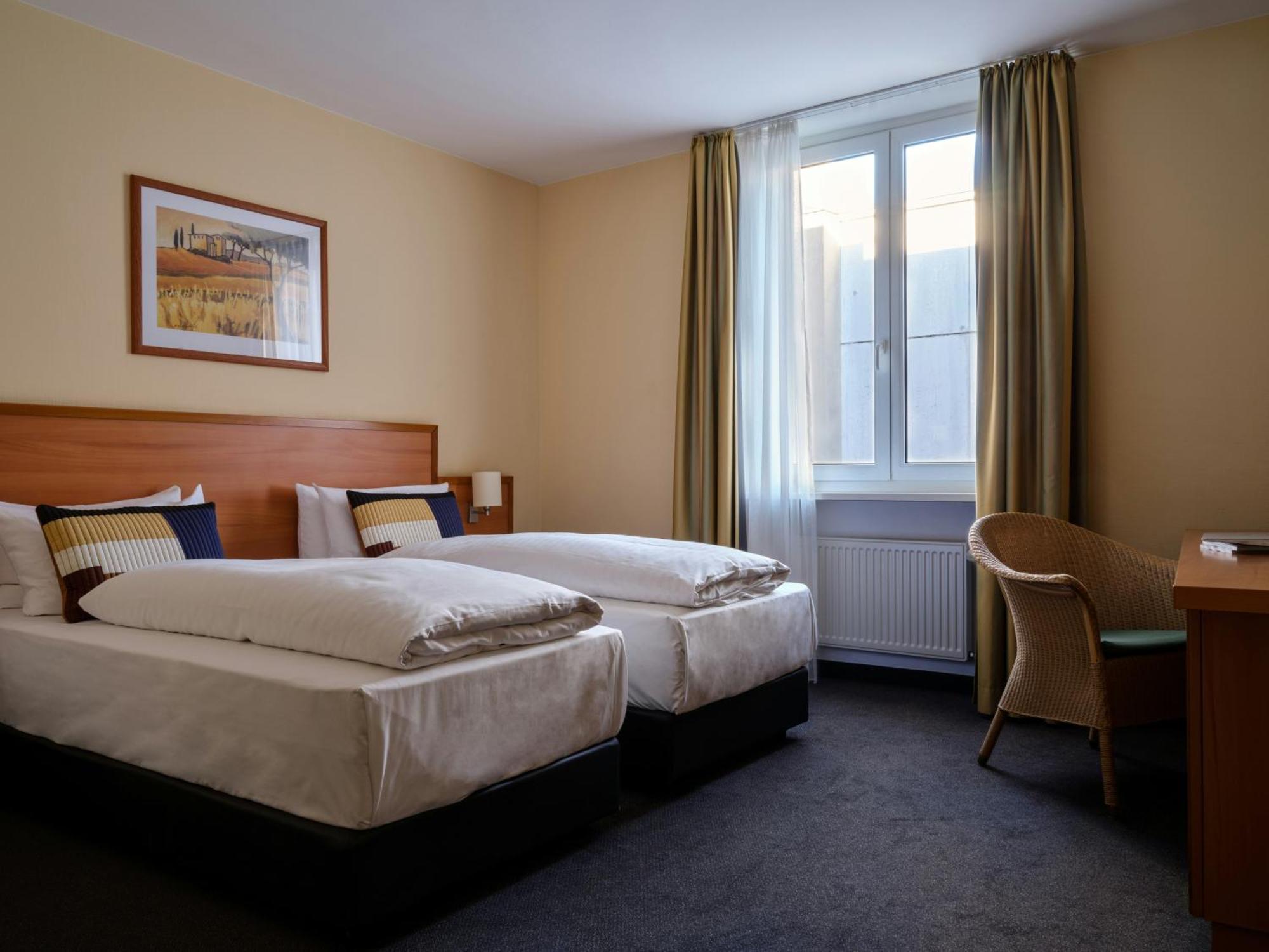 Comfort Twin Room