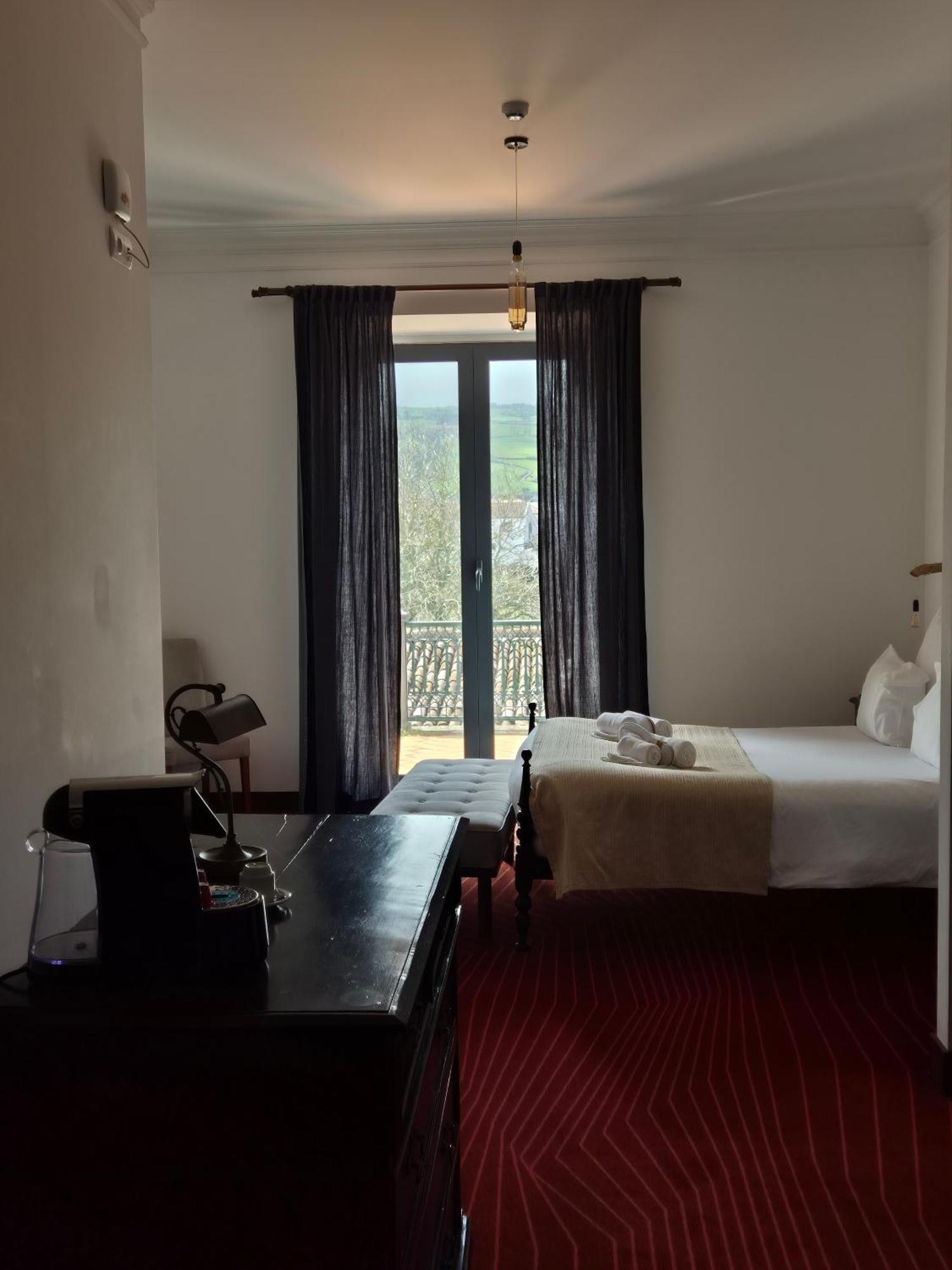 Executive Suite,1765149767:JPEG