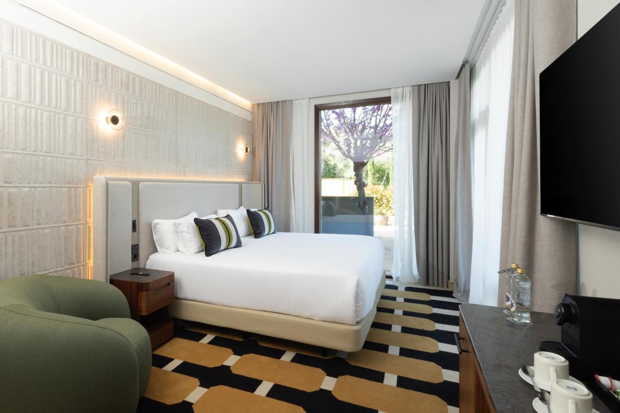 Two-Bedroom Suite,1765157927:JPEG