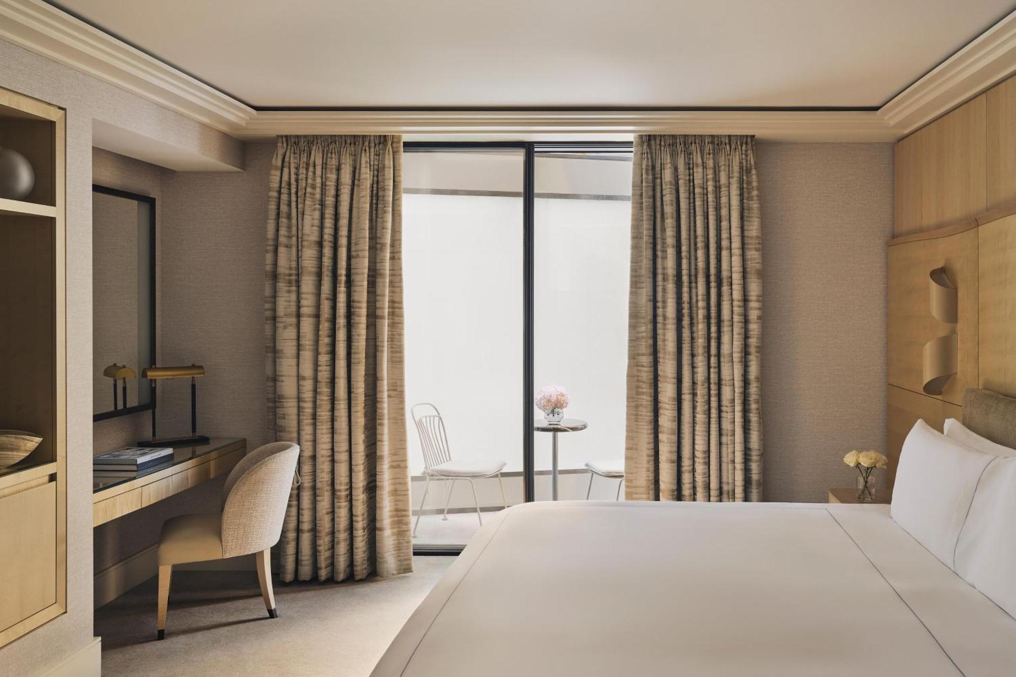 Courtyard Room,1771728542:JPEG