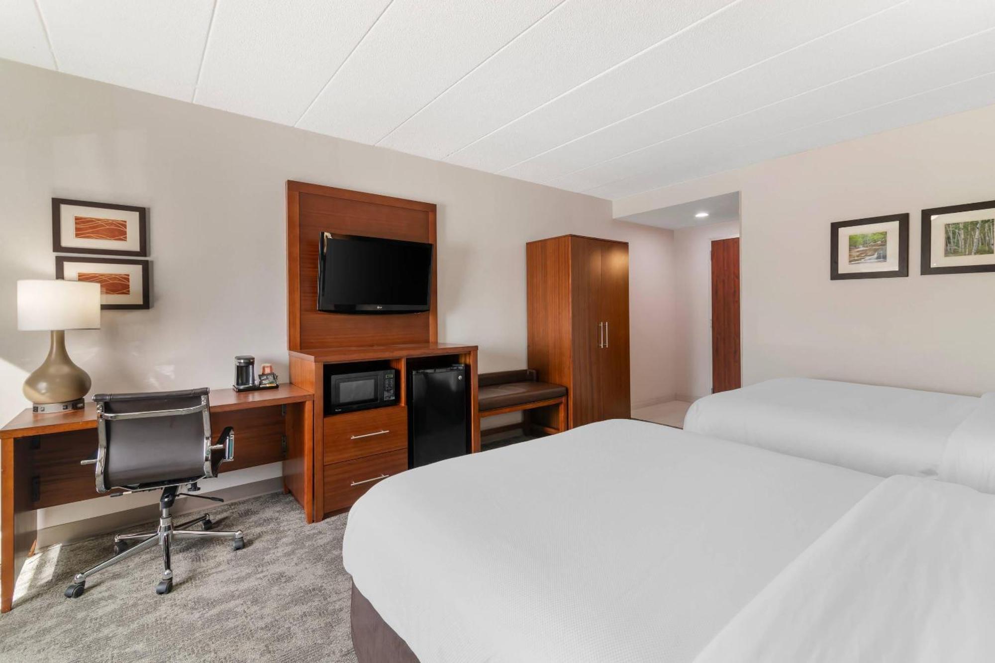 Queen Room Two Queen Beds Non-Smoking