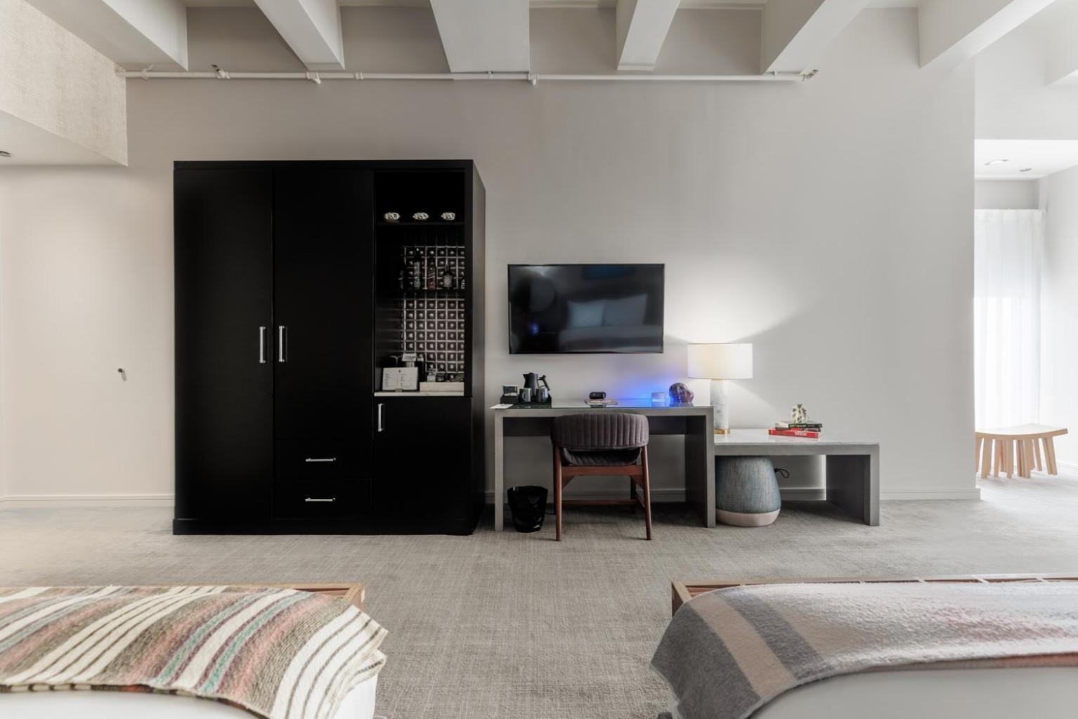 Deluxe Queen Room
