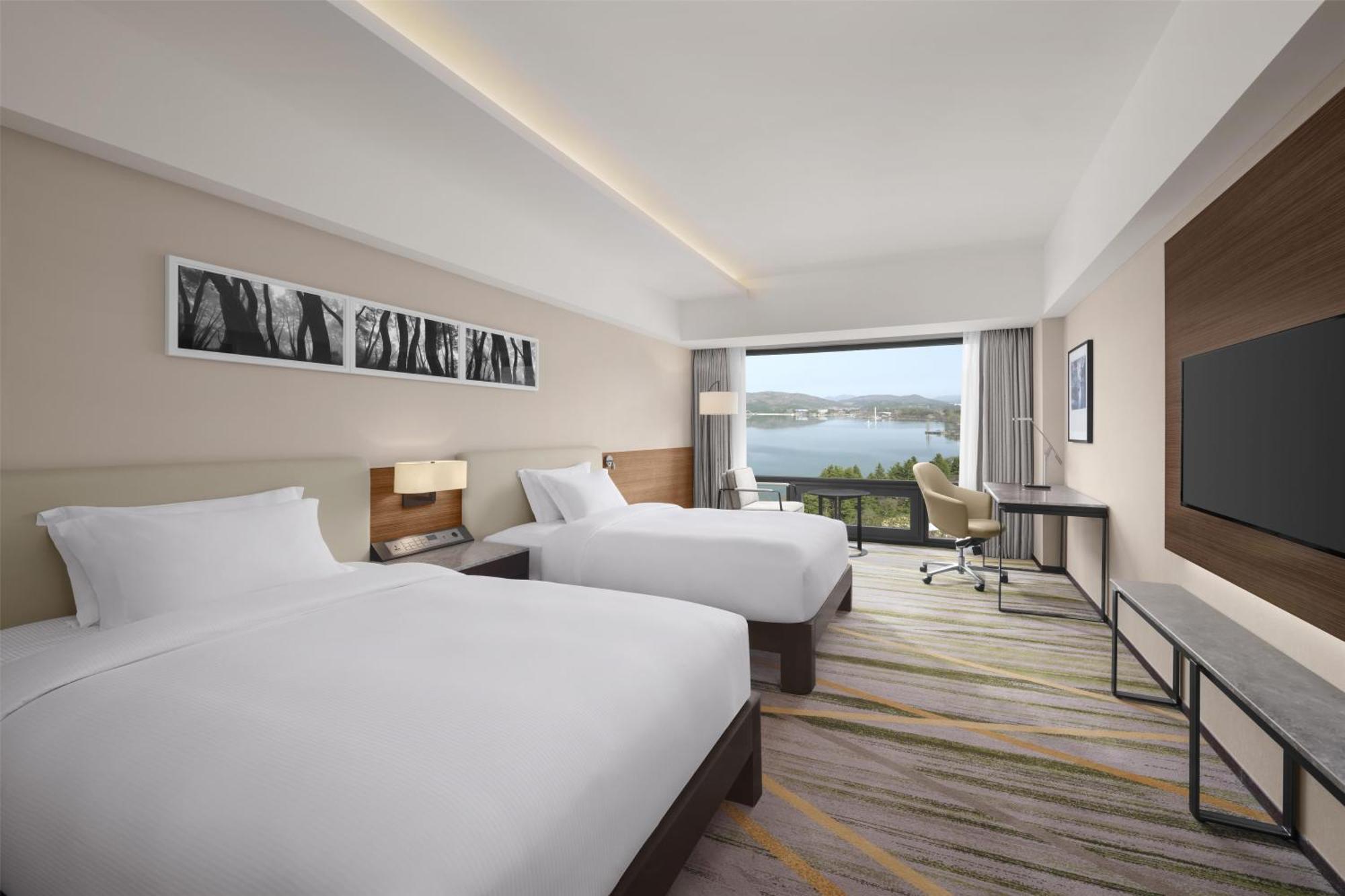 Premium Twin Room